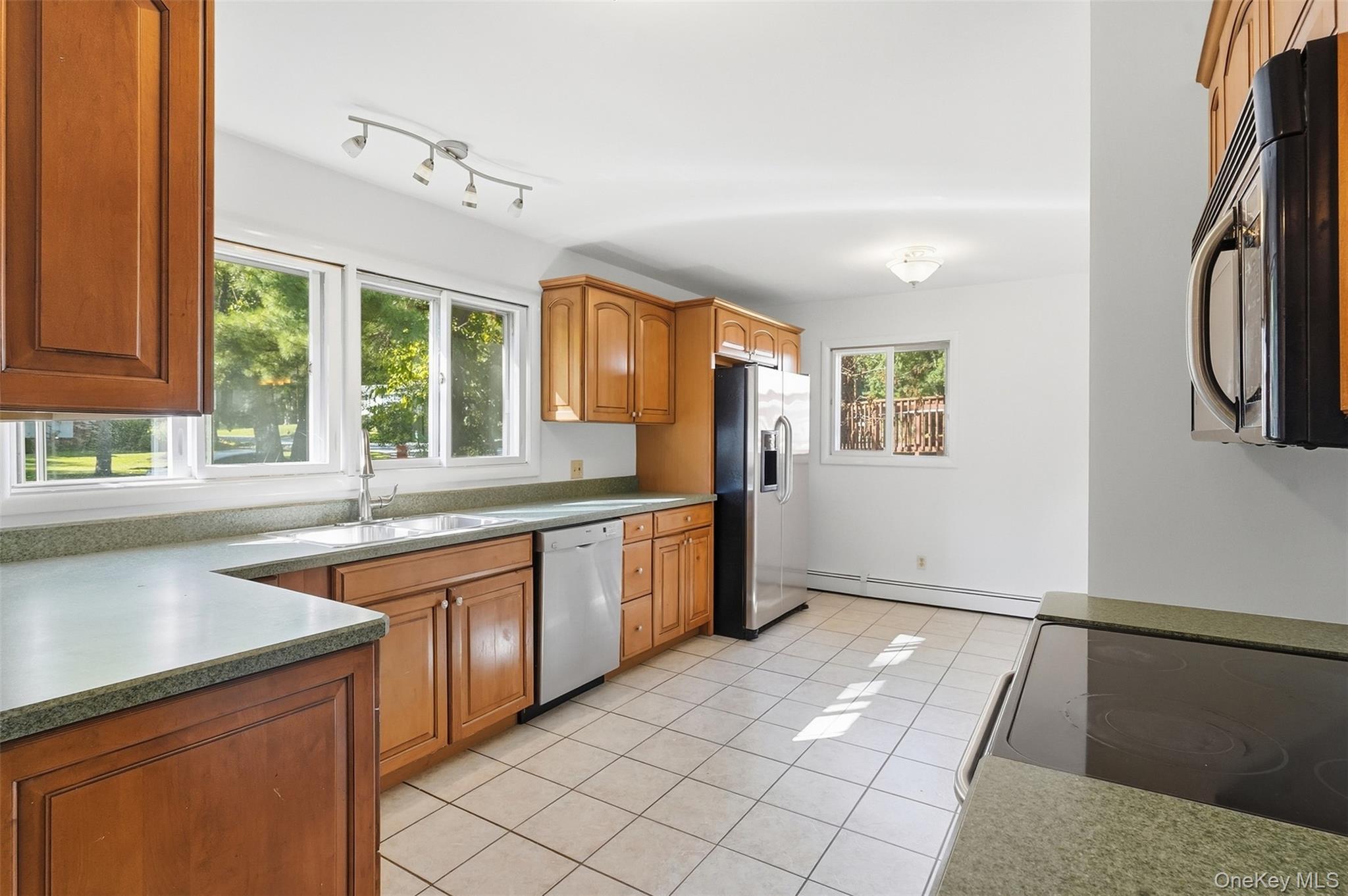 19 Miron Drive – For Sale photo 13
