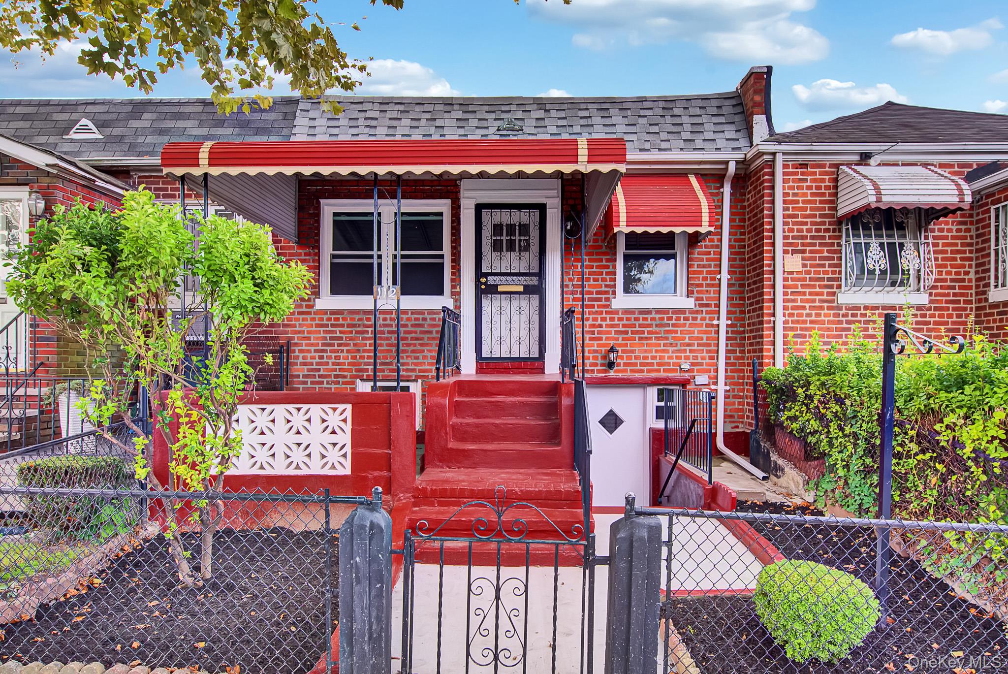 112 E 45th Street – For Sale photo 2