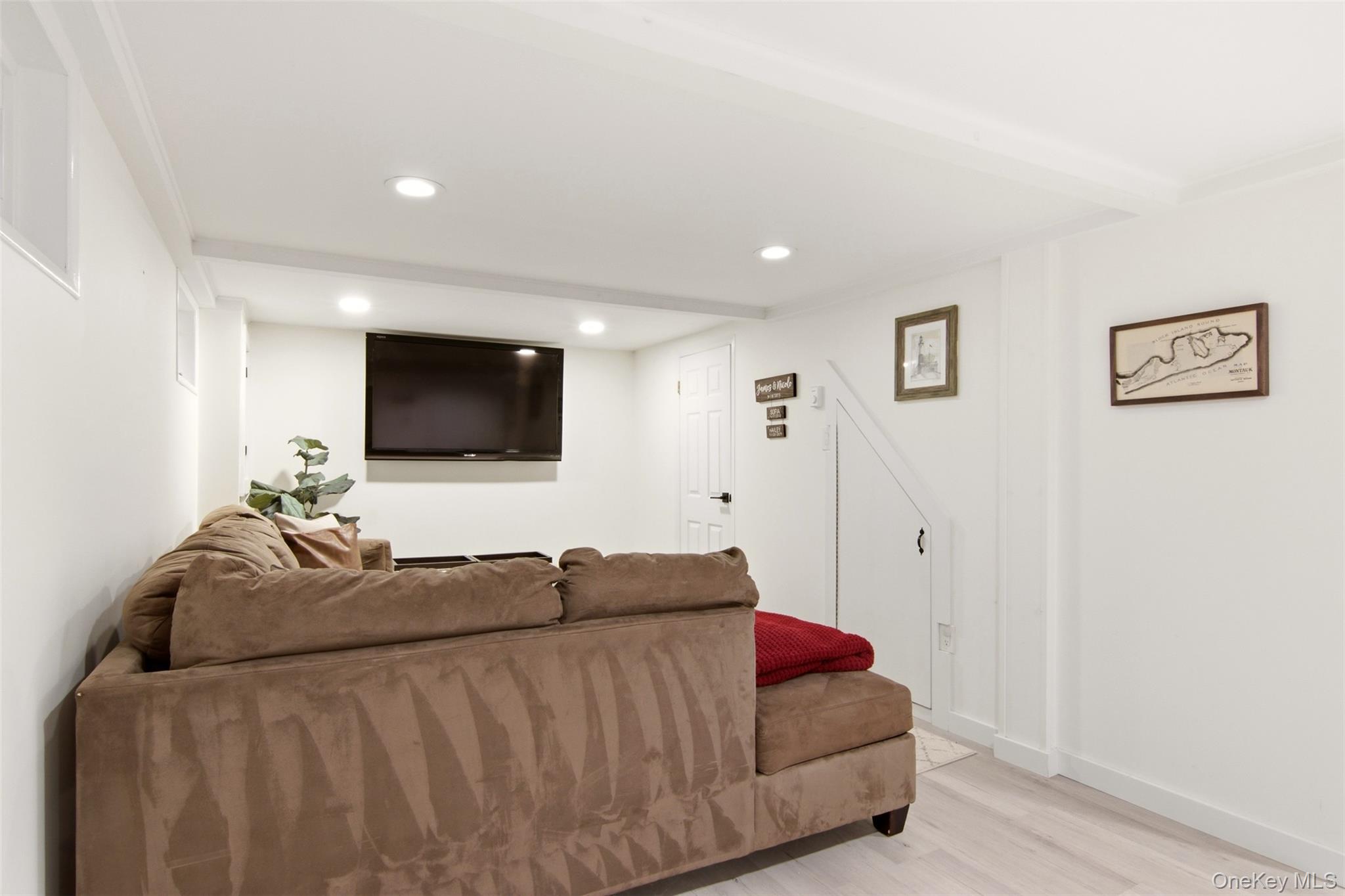 10 Hilltop Lane – For Sale photo 33