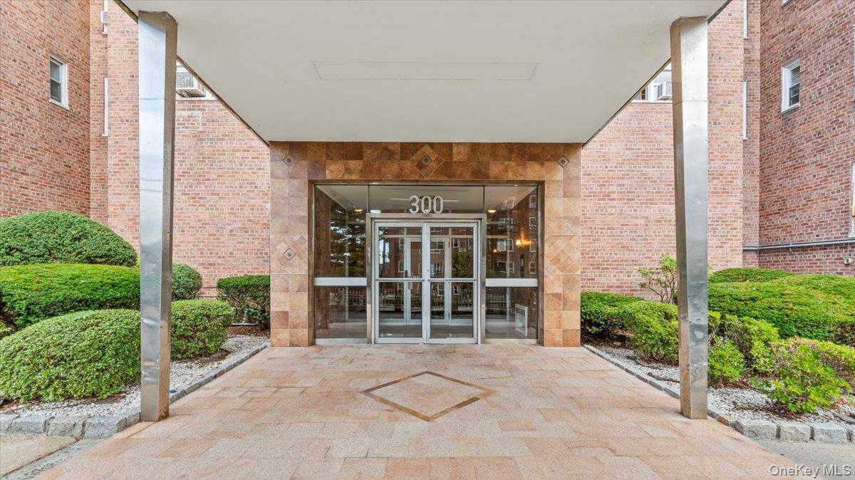300 N Broadway, Unit 4M photo 23