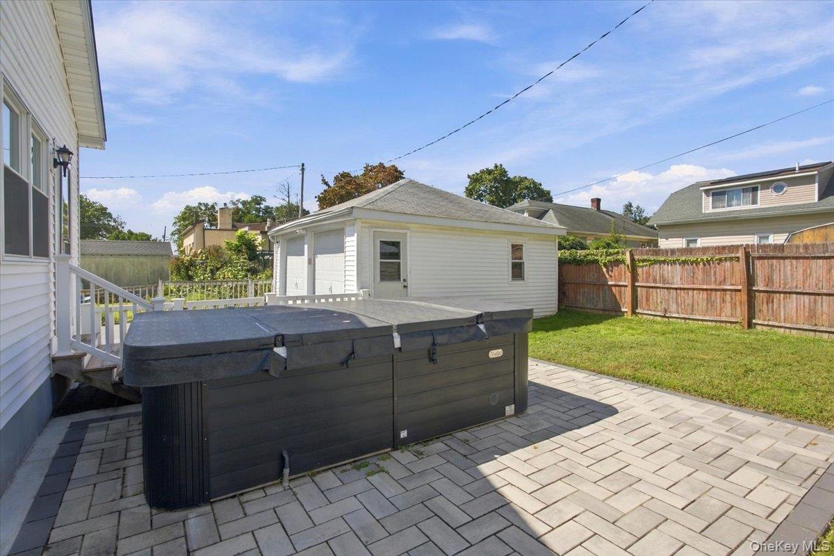 8 E Willow Street – For Sale photo 32