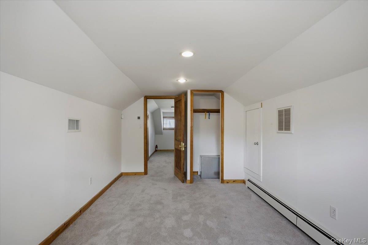 8 E Willow Street – For Sale photo 24