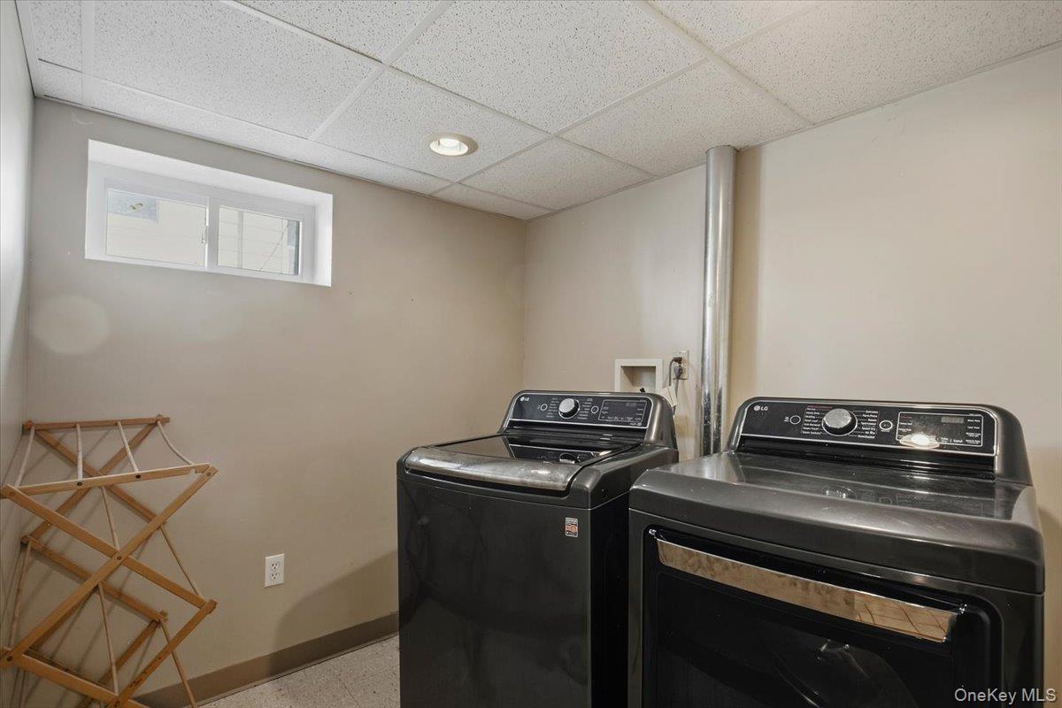 8 E Willow Street – For Sale photo 30