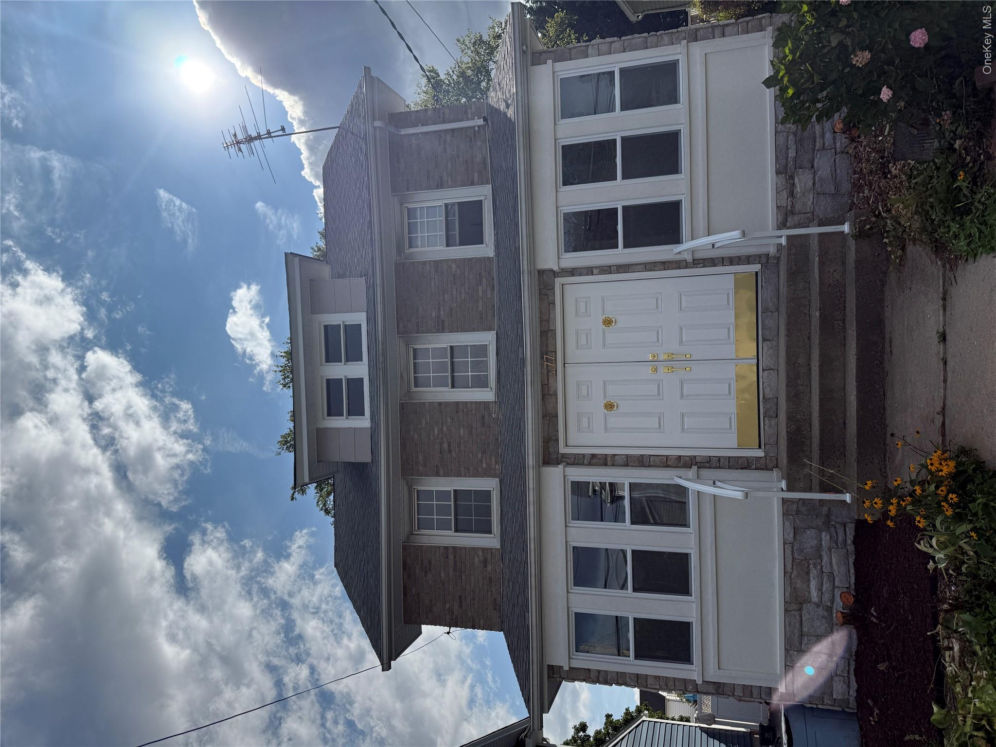 77 Woods Avenue – For Rent
