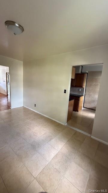1007 E 223rd Street – For Rent photo 11