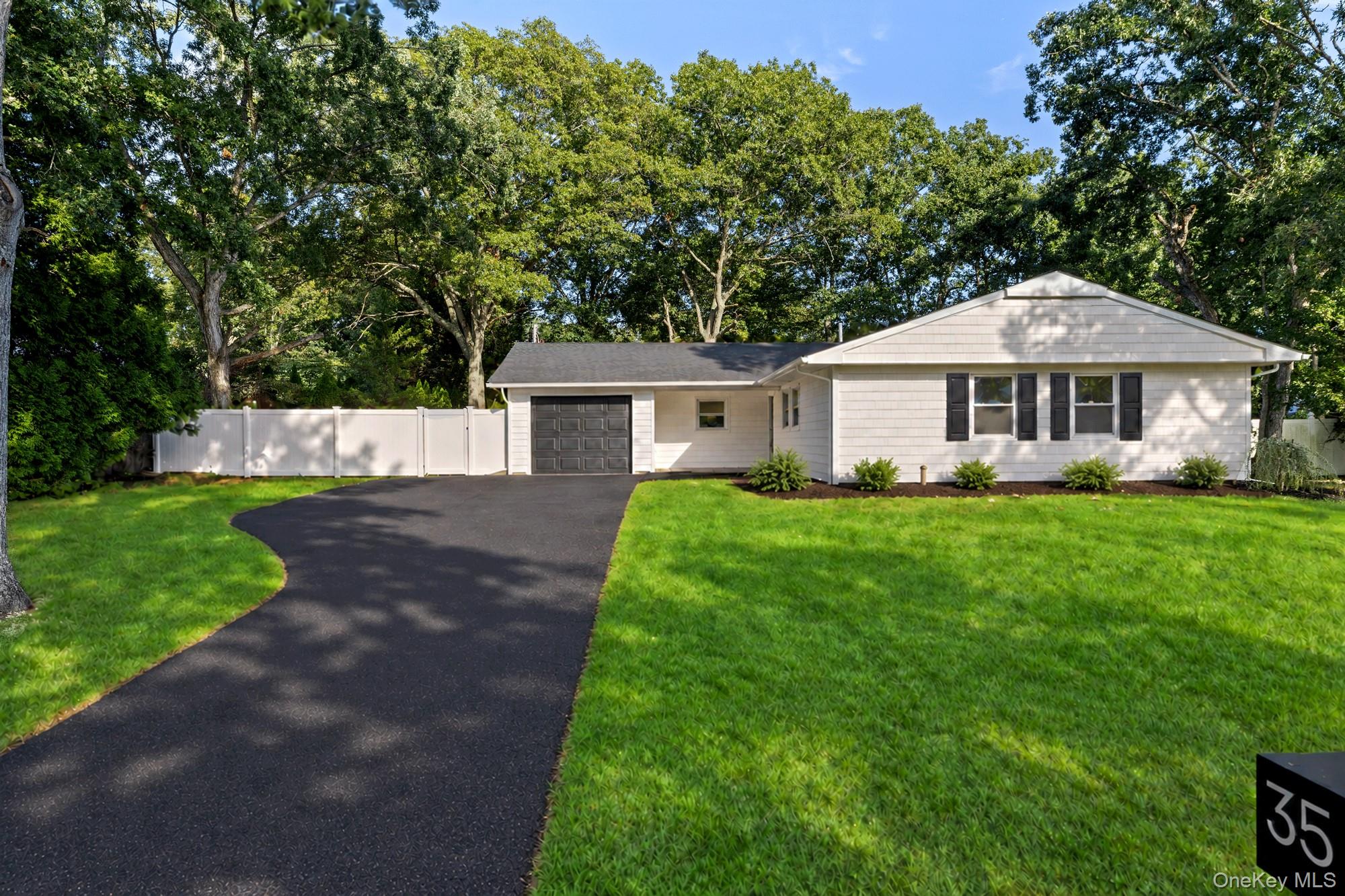 35 Winside Lane