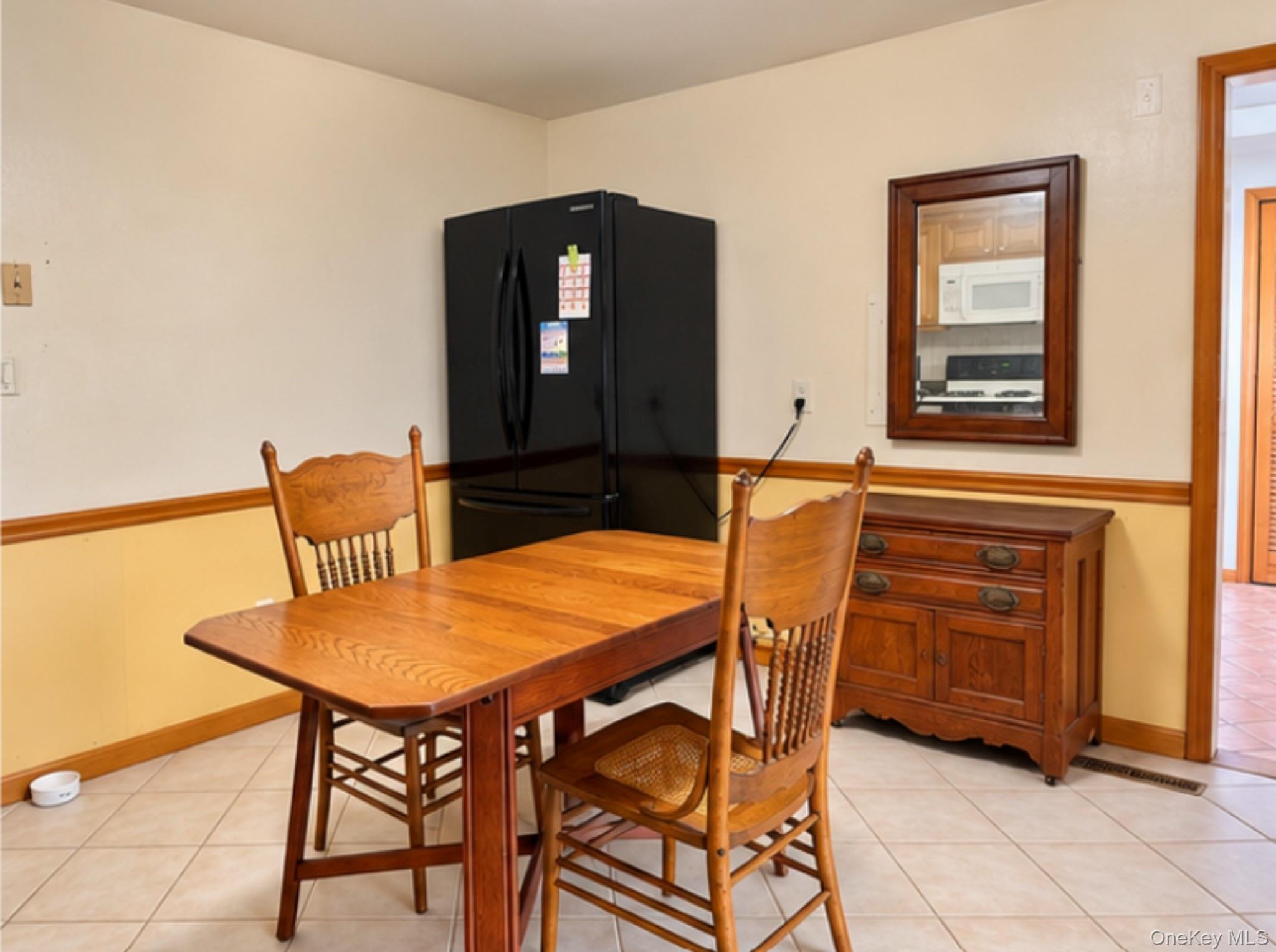 2 Maple Avenue – For Sale photo 8