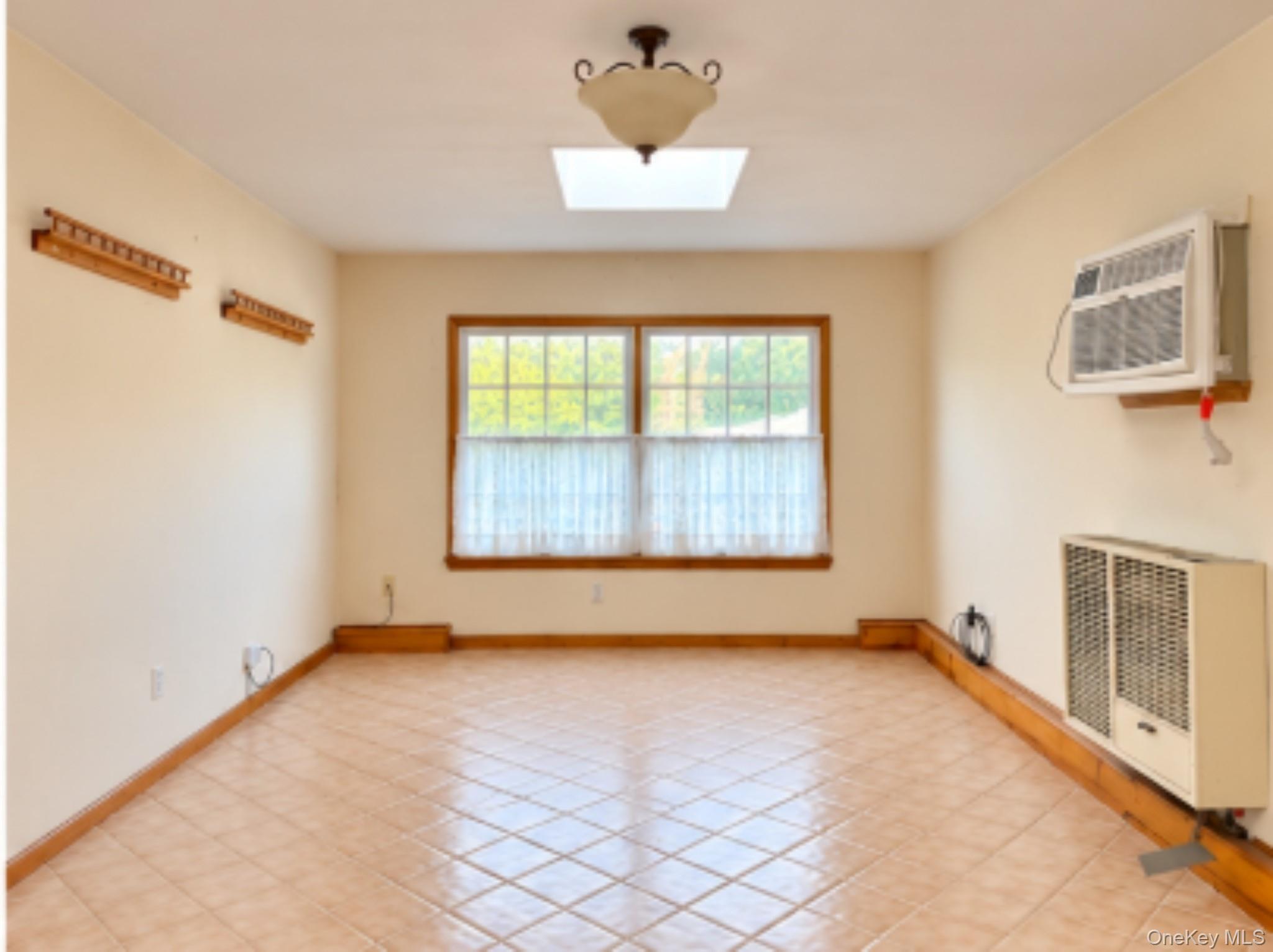 2 Maple Avenue – For Sale photo 10