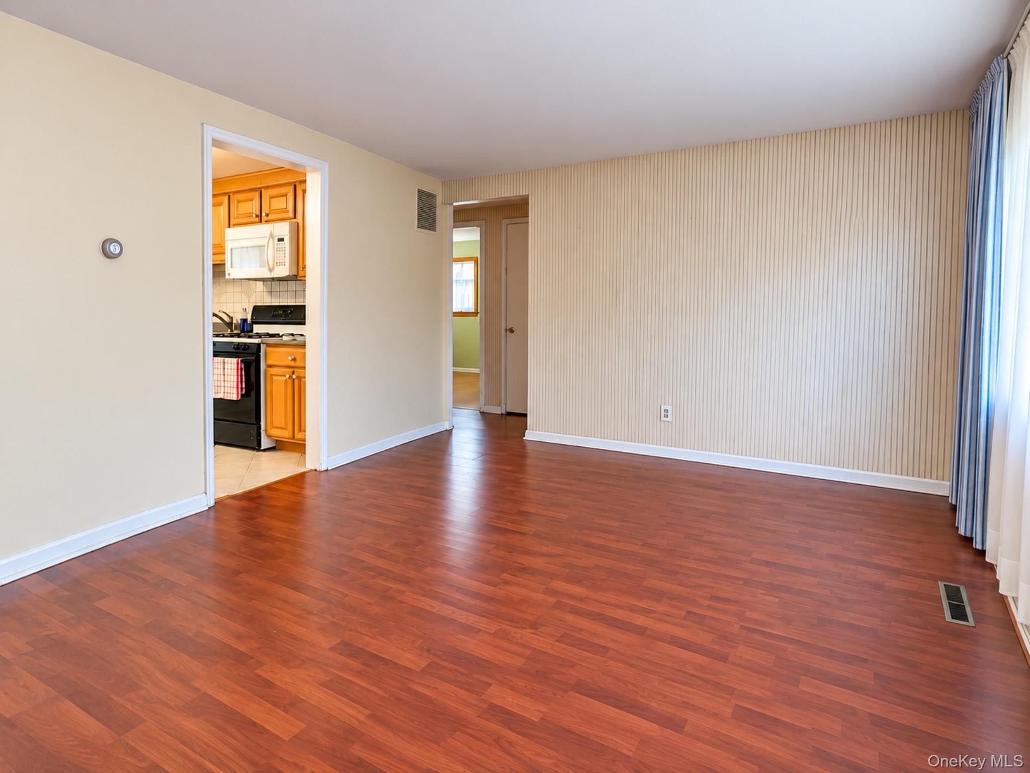 2 Maple Avenue – For Sale photo 6