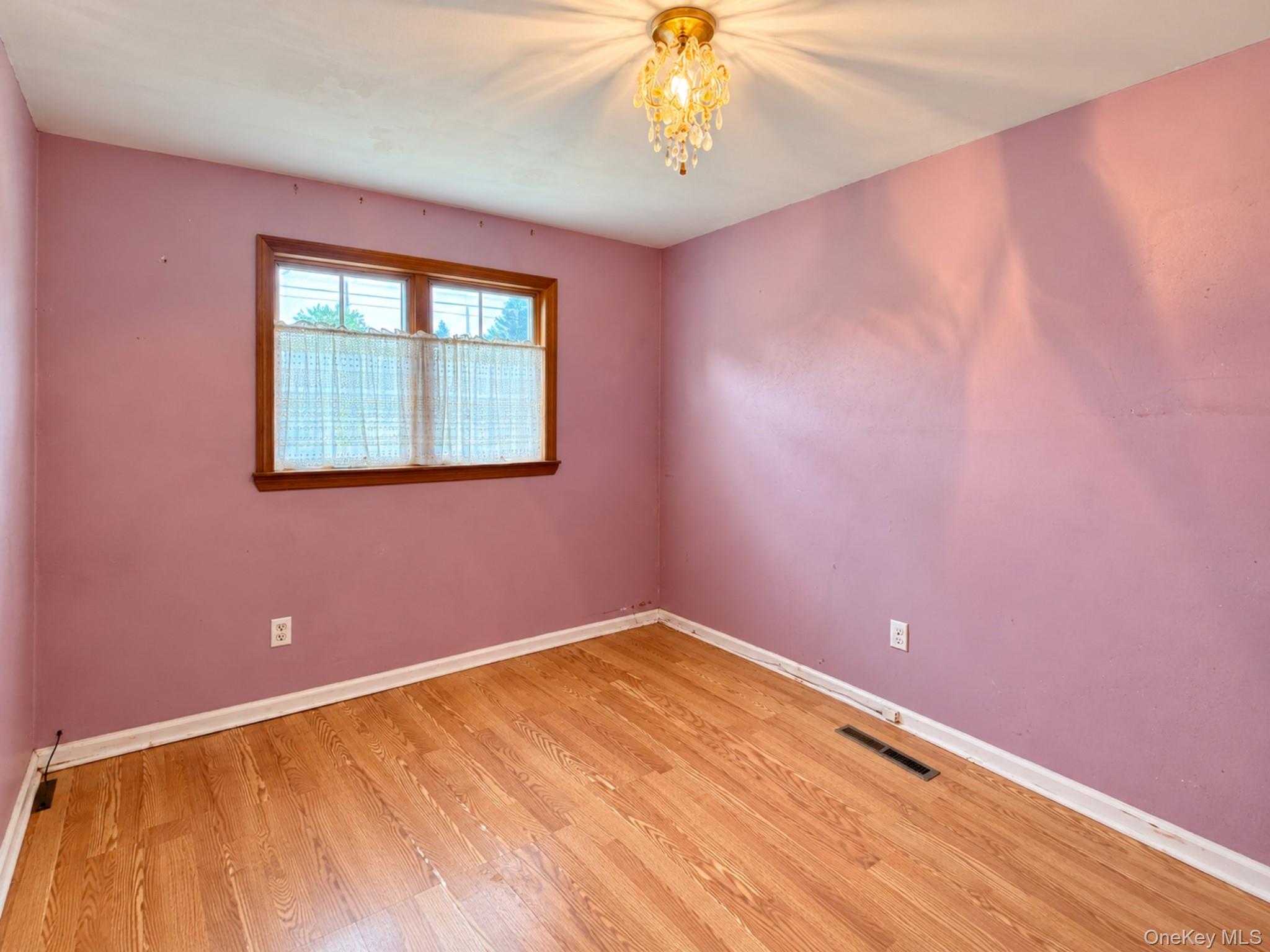2 Maple Avenue – For Sale photo 13