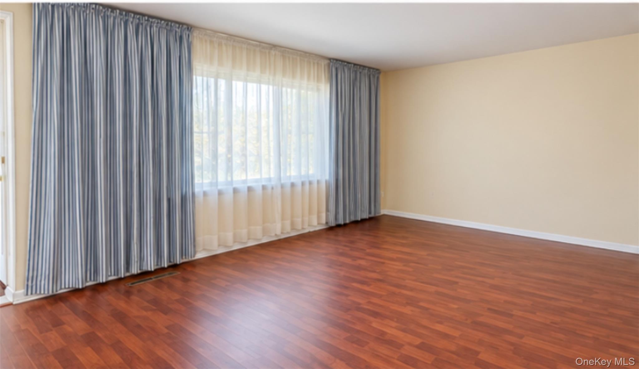 2 Maple Avenue – For Sale photo 5