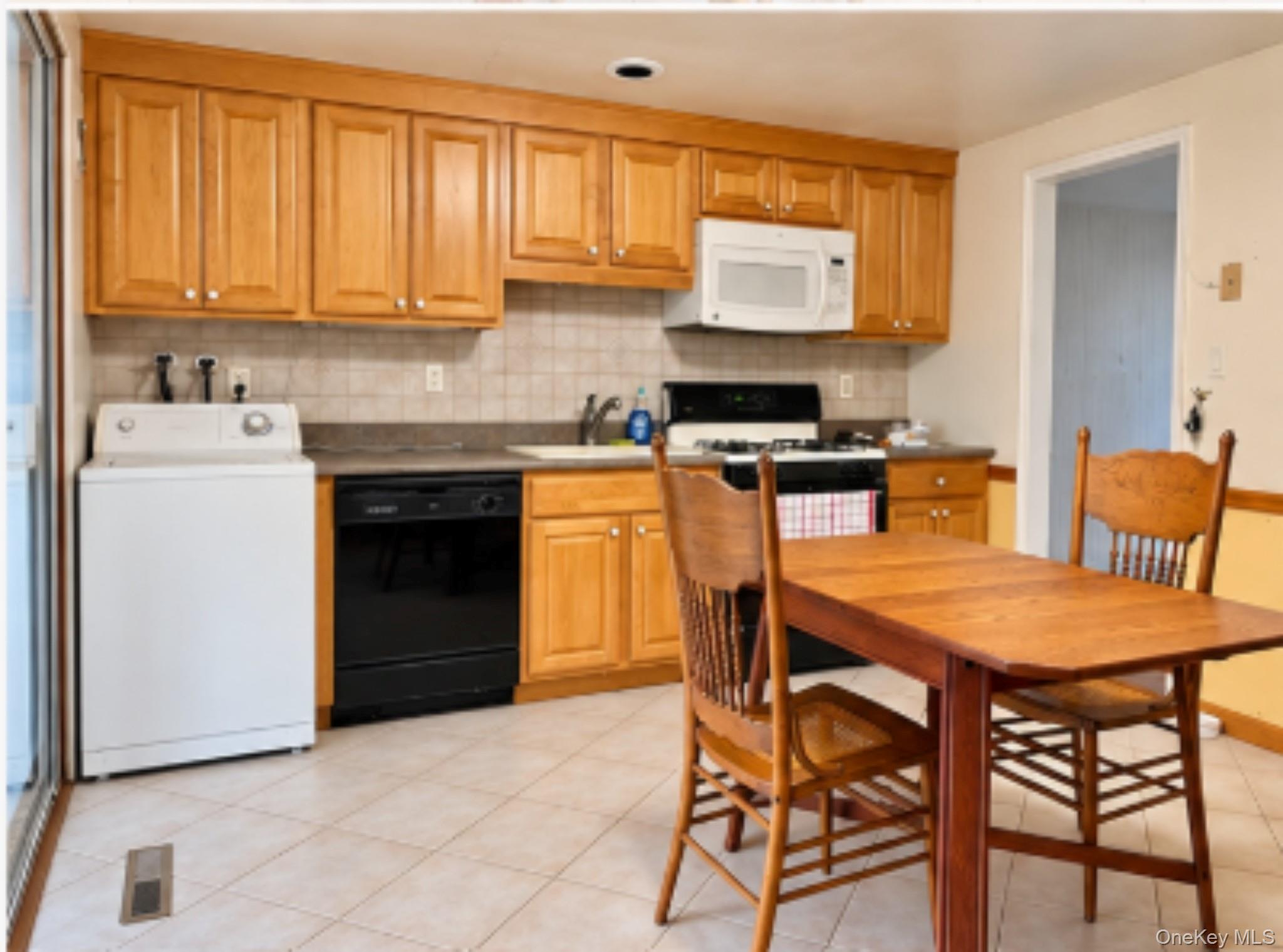 2 Maple Avenue – For Sale photo 7