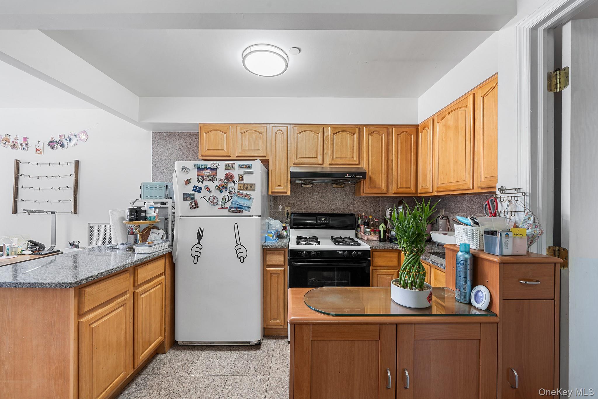 139-39 35th Avenue, Unit 3E photo 4