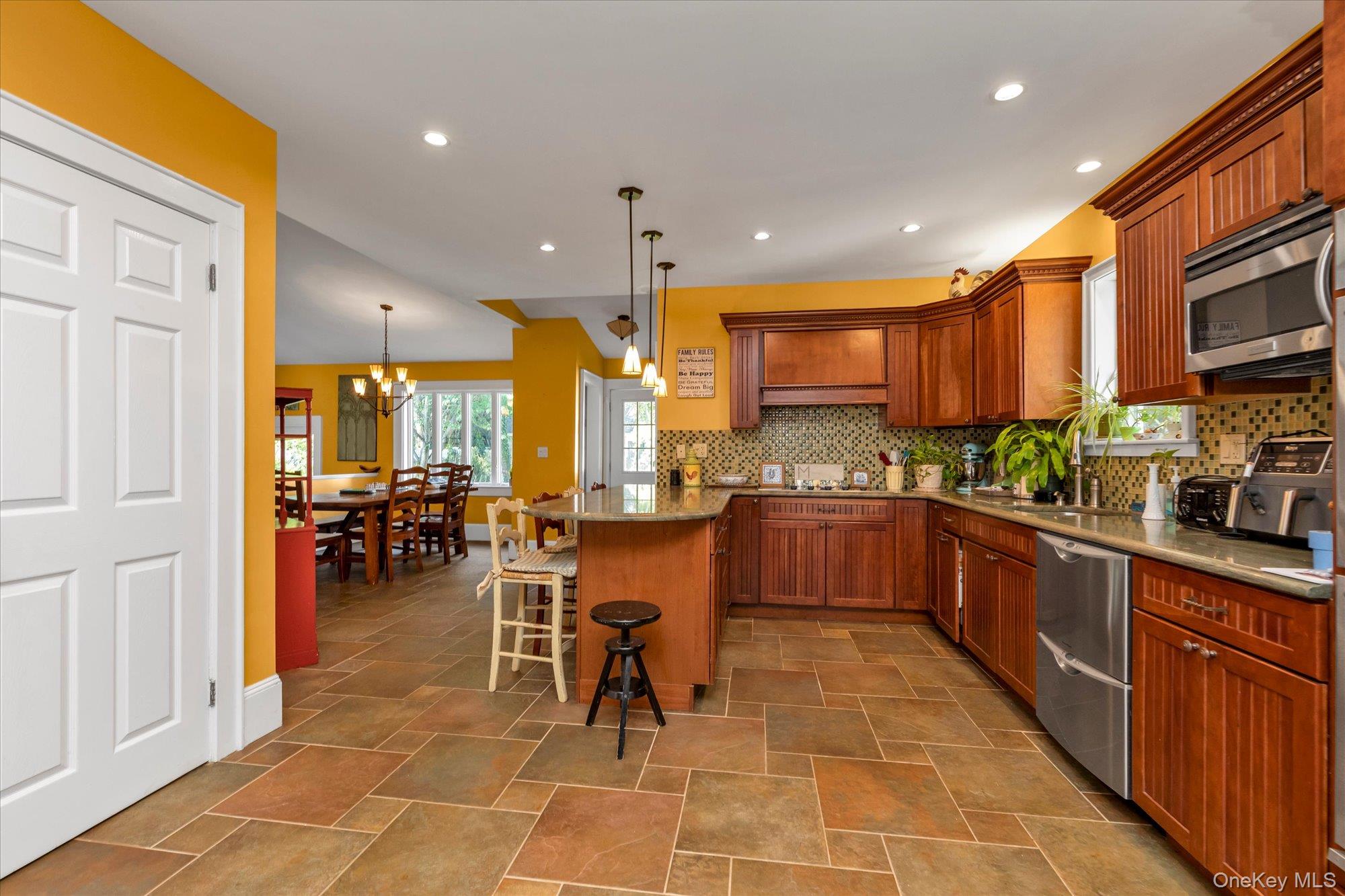 238 Burtis Avenue – For Sale photo 9