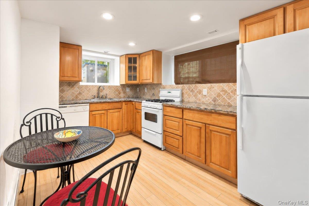 20 Edgewood Park – For Sale photo 13