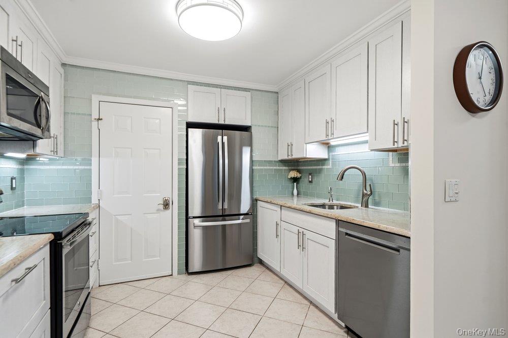 21 Revere Drive – For Rent photo 8