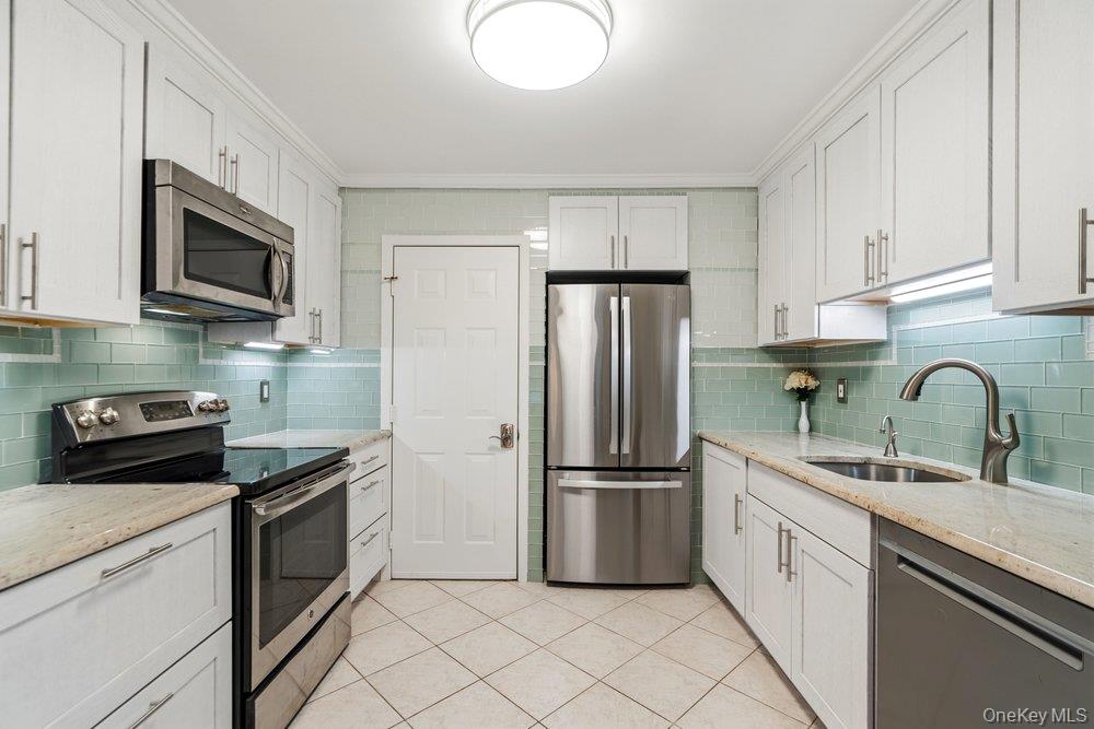 21 Revere Drive – For Rent photo 9