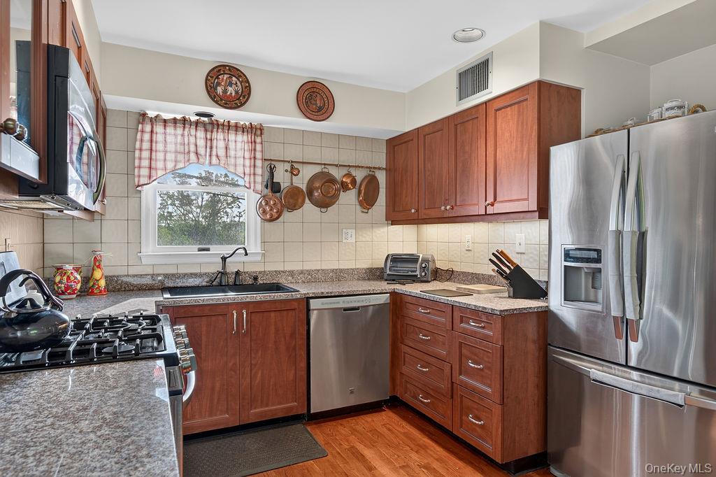 160 Hillside Avenue – For Sale photo 8