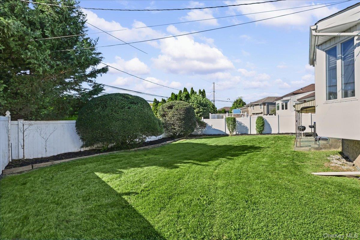698 Edgewood Drive – For Sale photo 35
