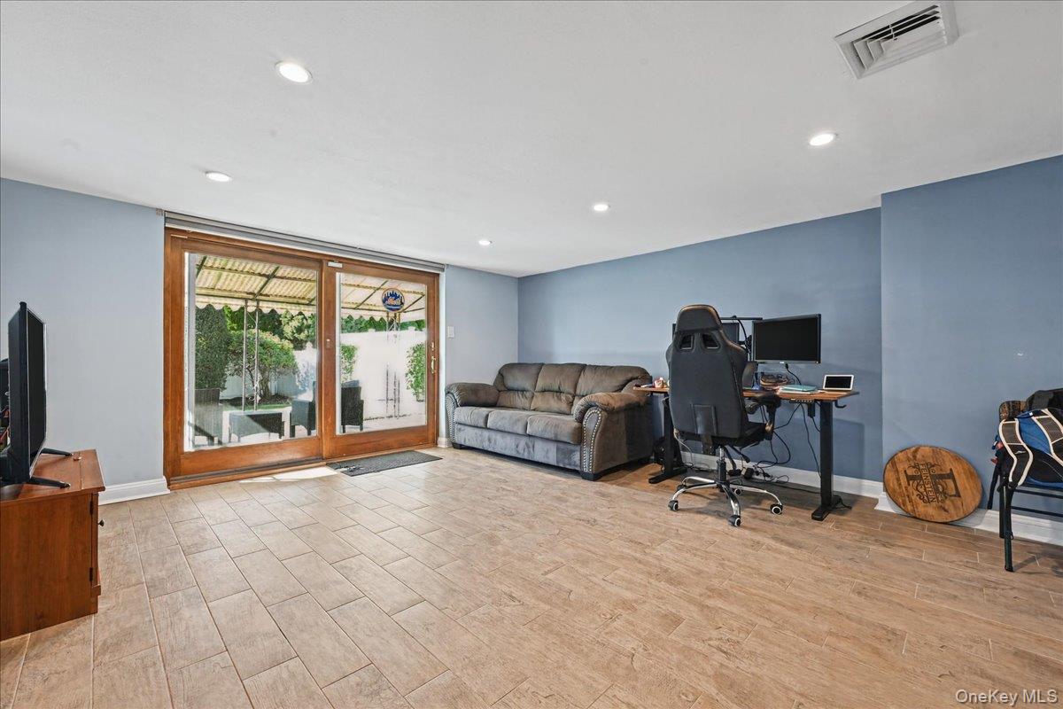 698 Edgewood Drive – For Sale photo 24