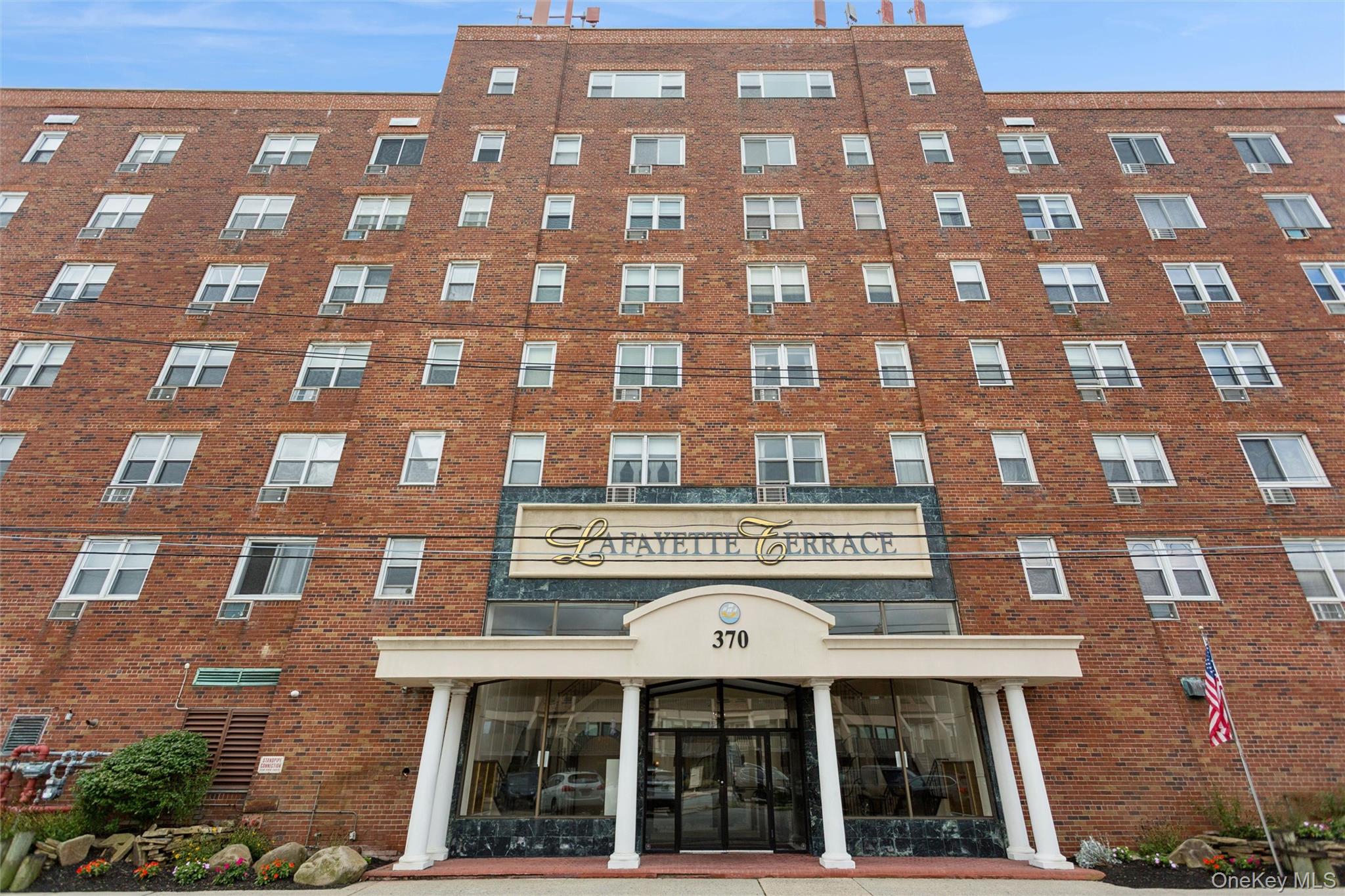 370 W Broadway, Unit 2A