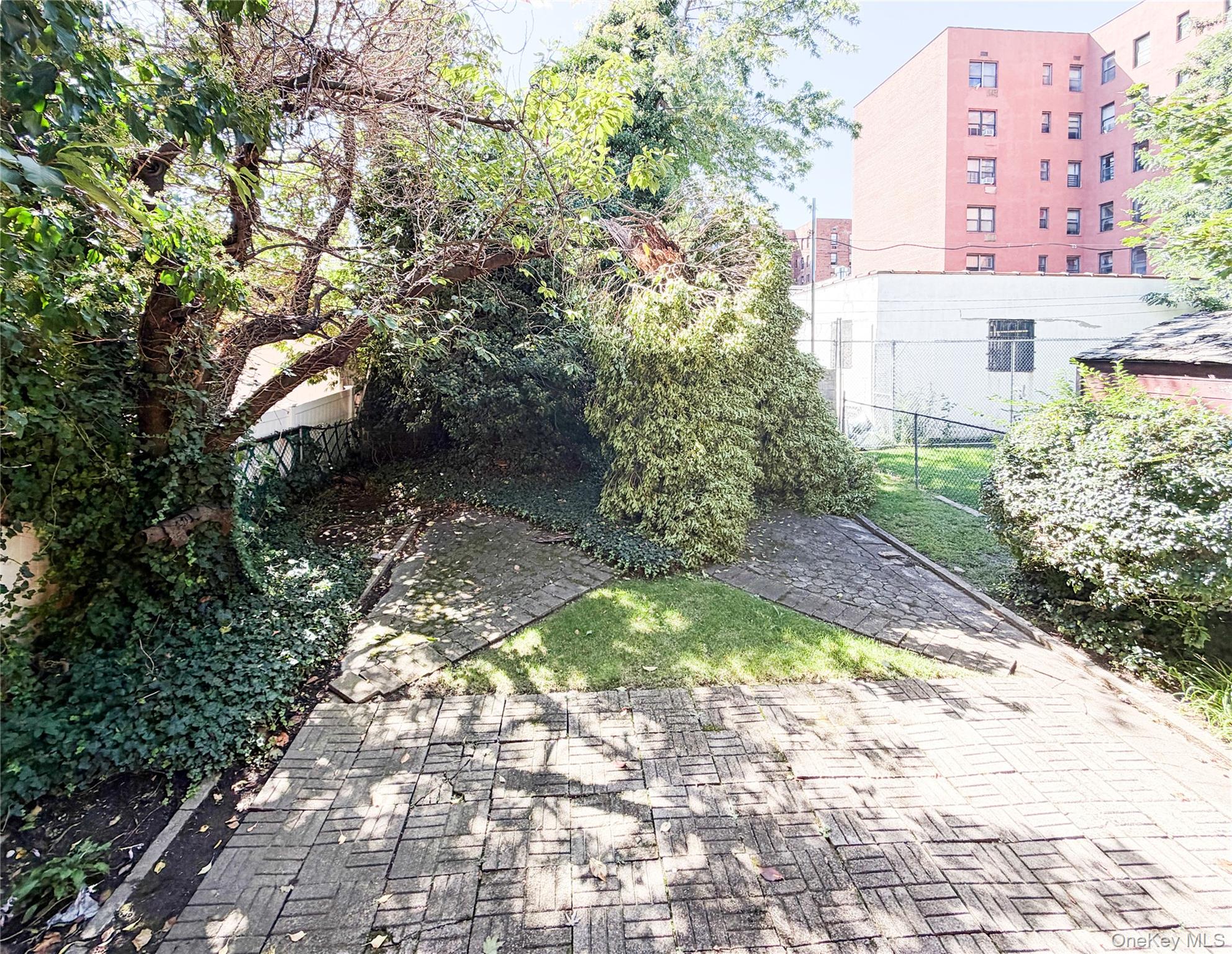 1941 Yates Avenue – For Sale photo 35