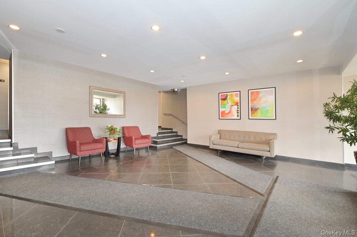 1 Birchwood Court, Unit 2O photo 12