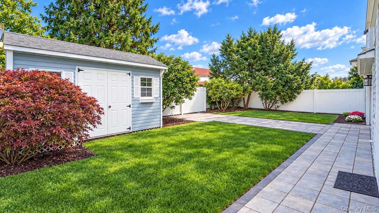 15 Coachman Lane – For Sale photo 28