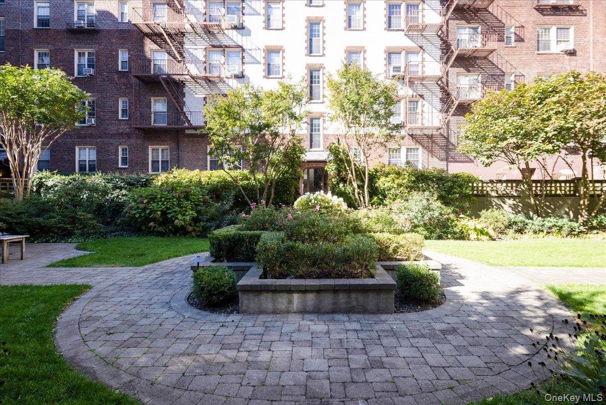 8309 Talbot Street, Unit 1K photo 16