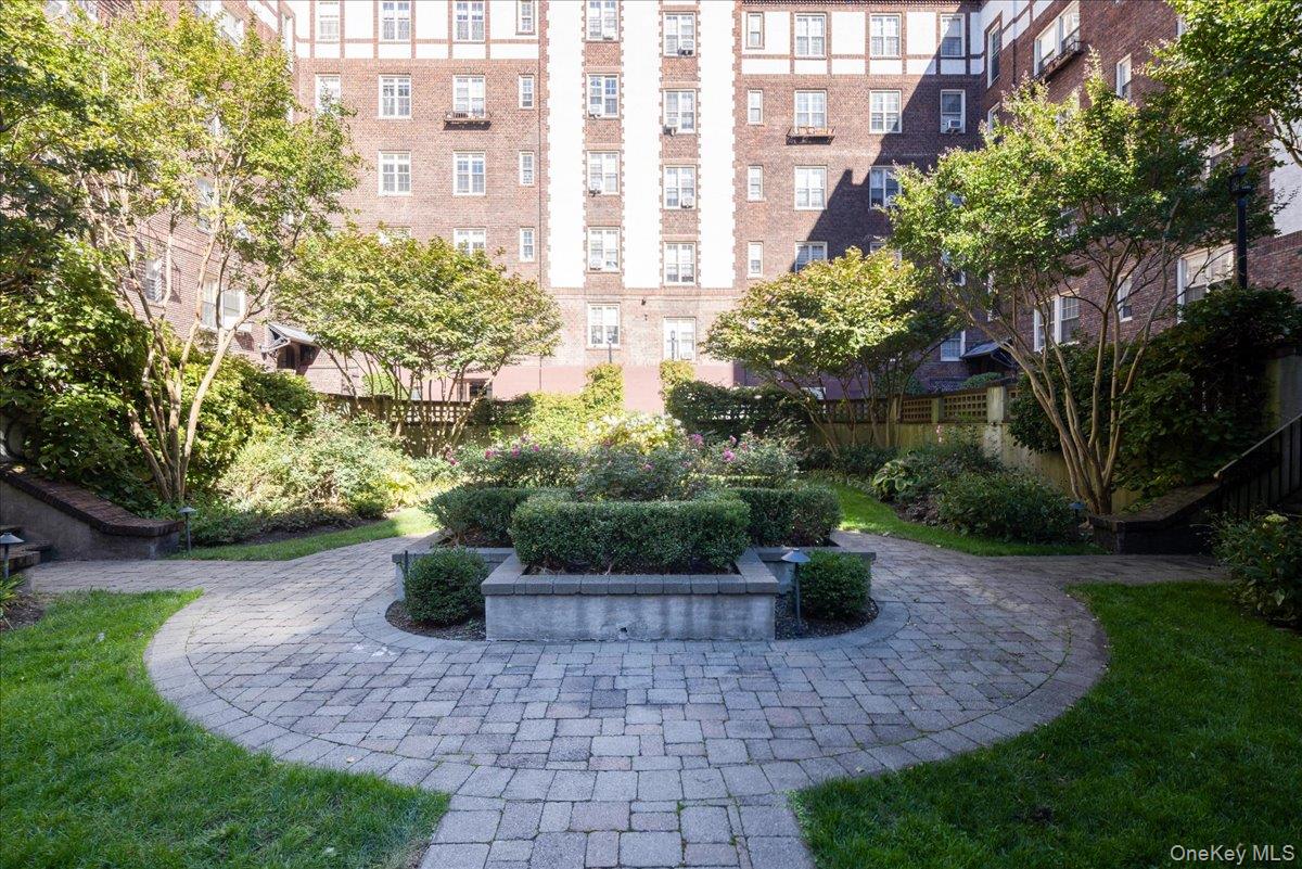 8309 Talbot Street, Unit 1K photo 17