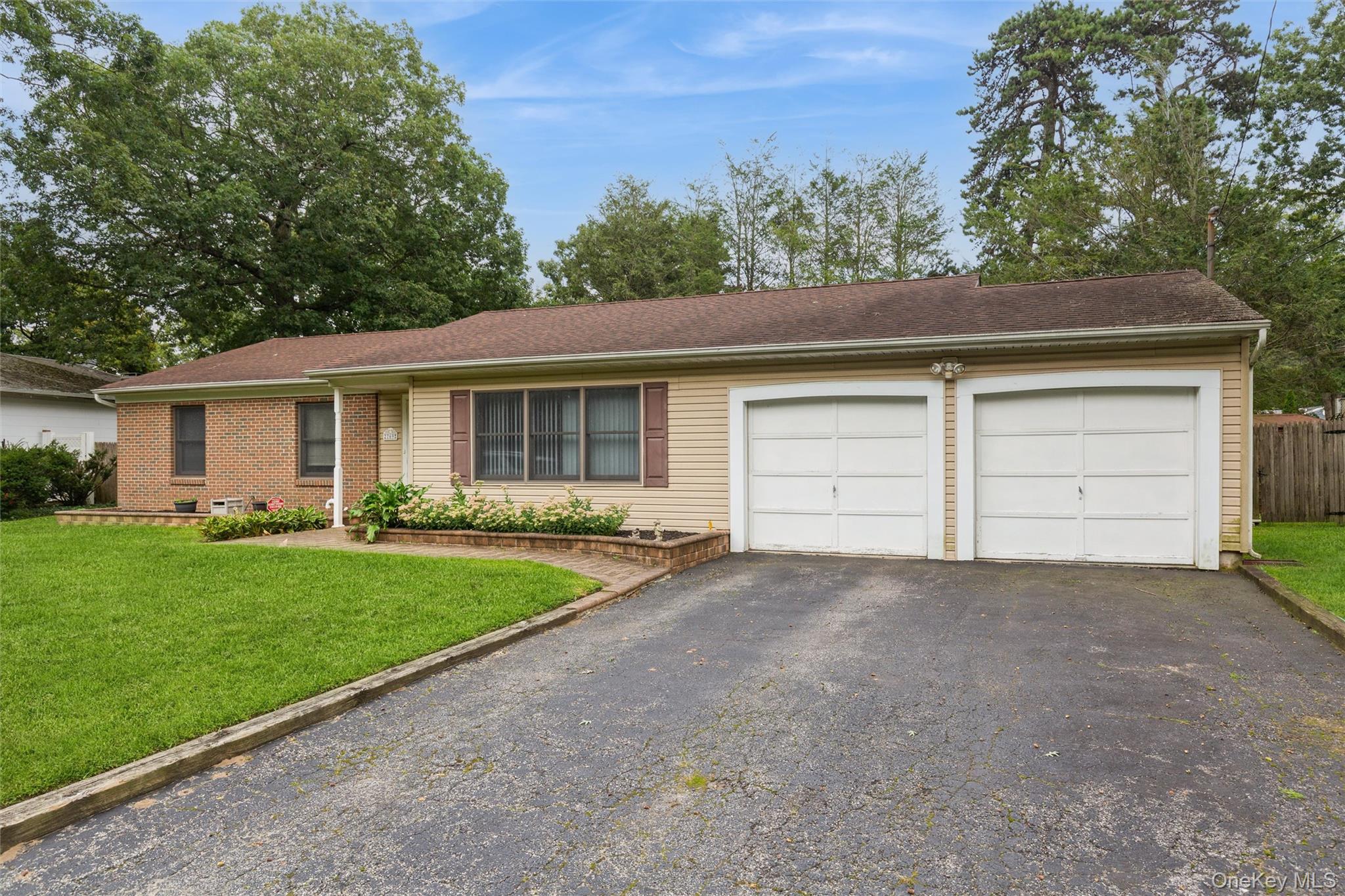 2769 Pond Road – For Sale photo 2