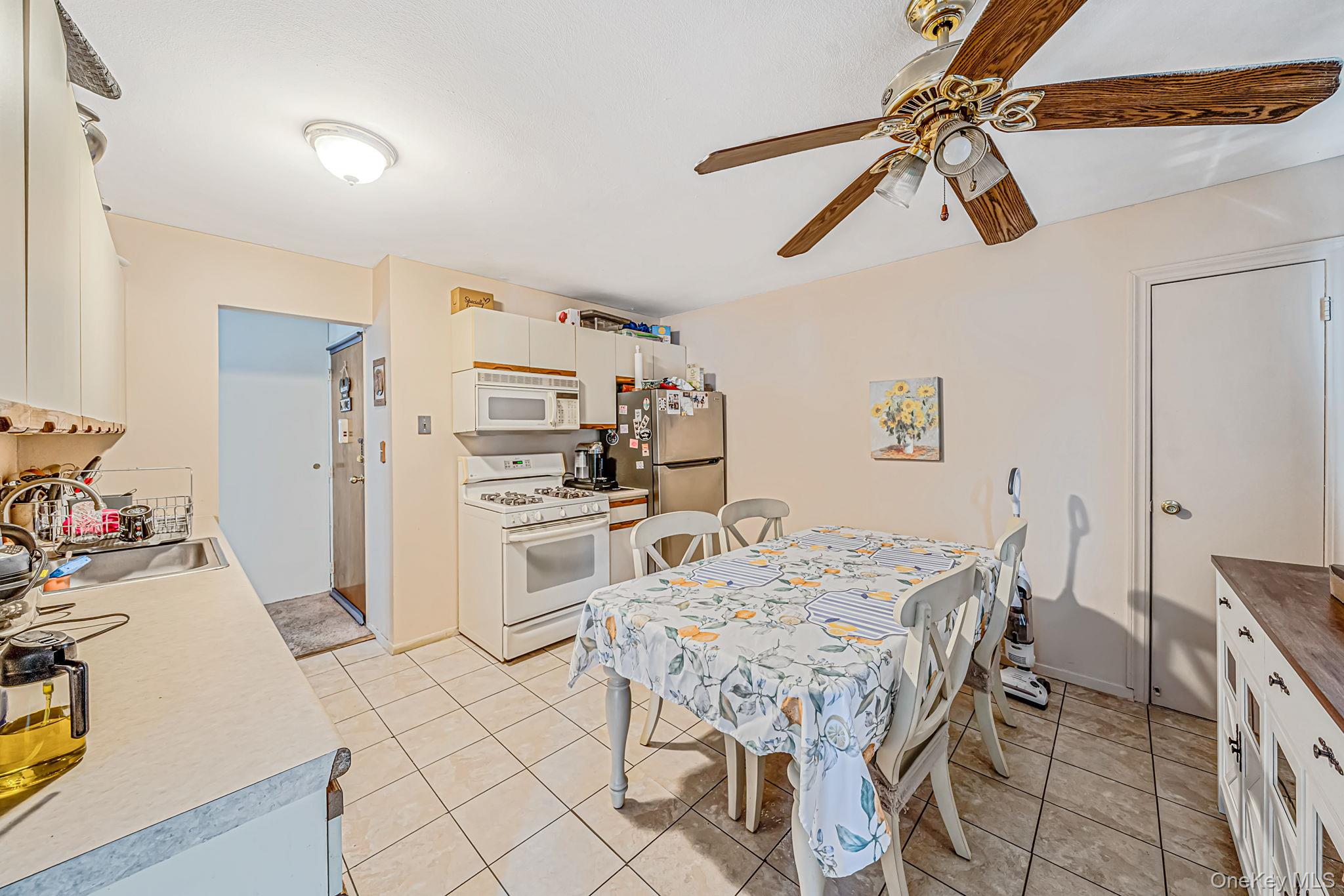 260 Waverly Avenue, Unit 72 photo 3