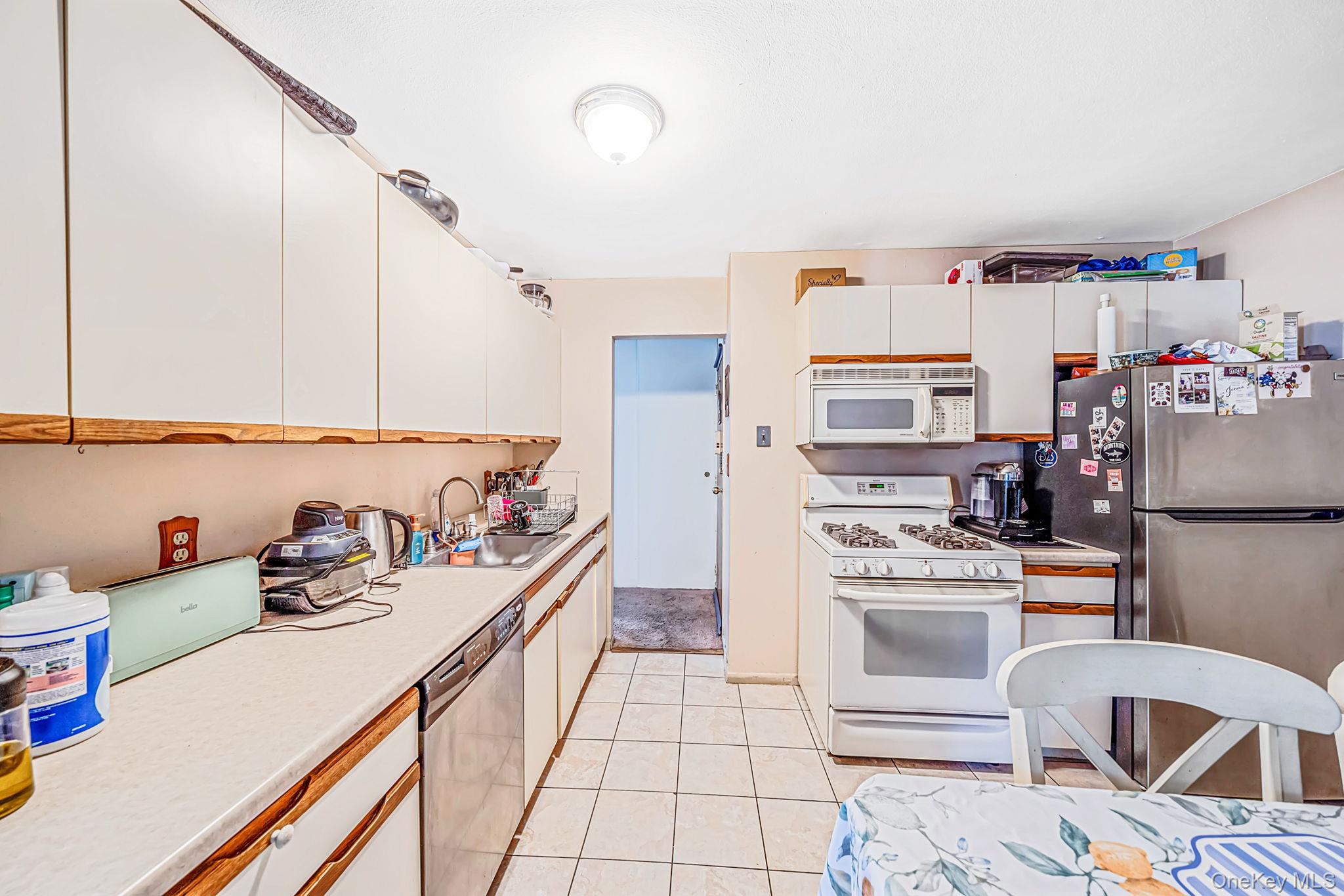 260 Waverly Avenue, Unit 72 photo 5