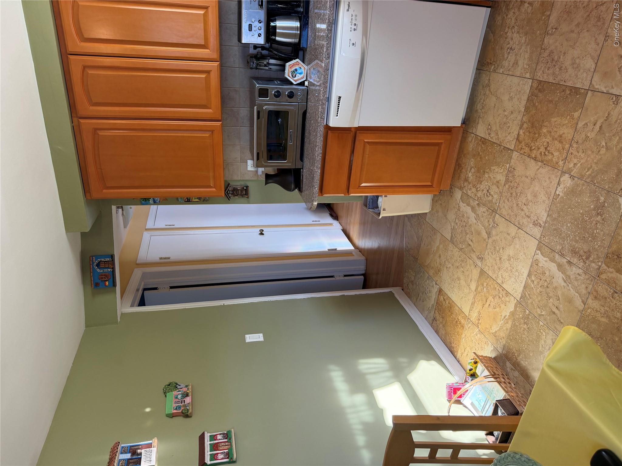 222 Colonial Avenue, Unit 2nd Fl photo 14