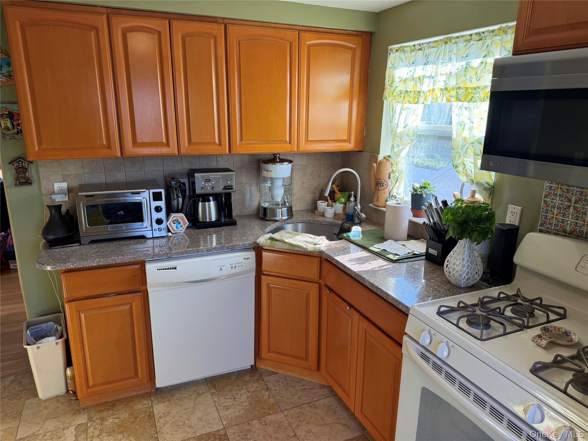 222 Colonial Avenue, Unit 2nd Fl photo 11