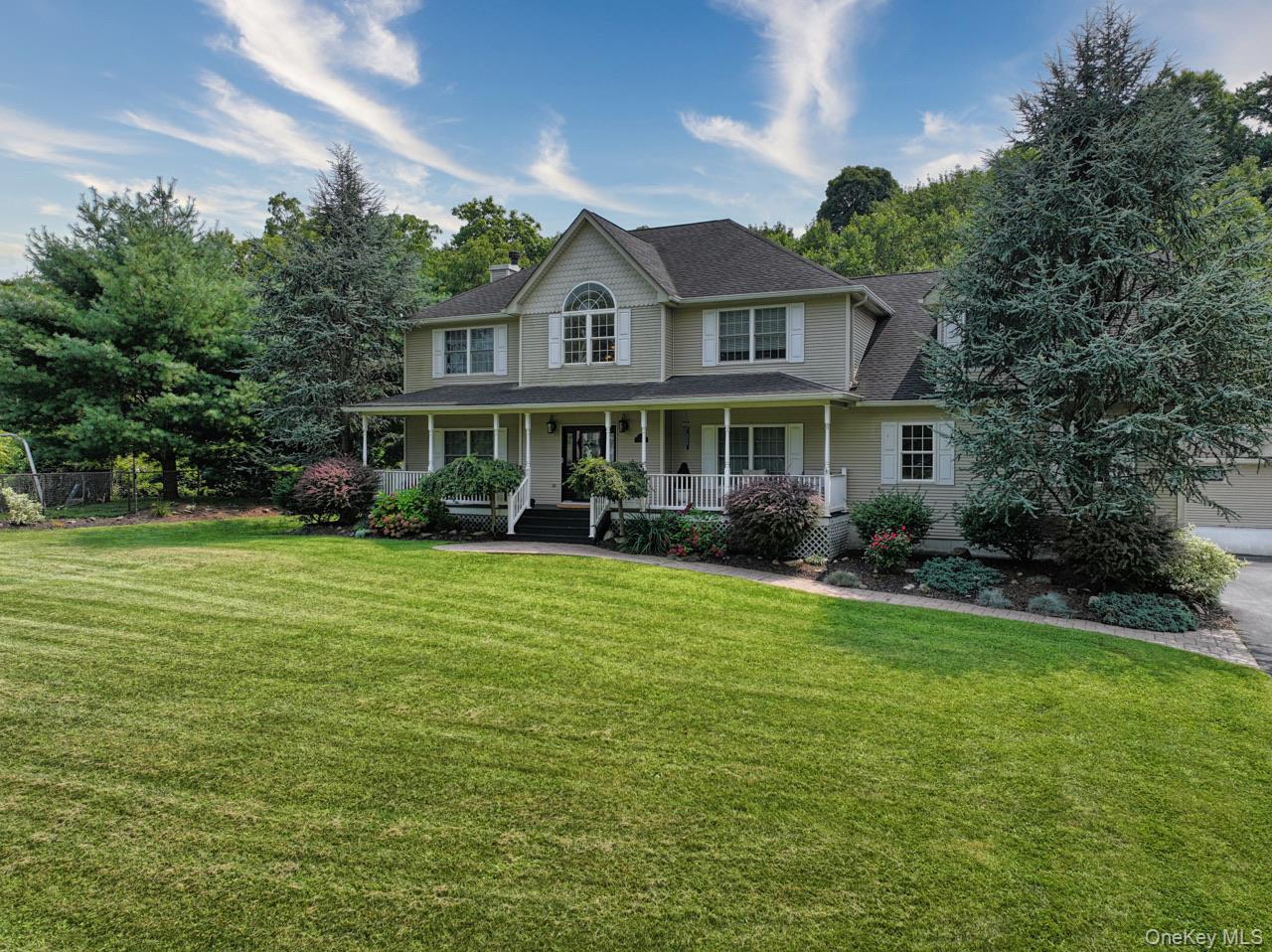 9 Roselawn Road – For Sale photo 2