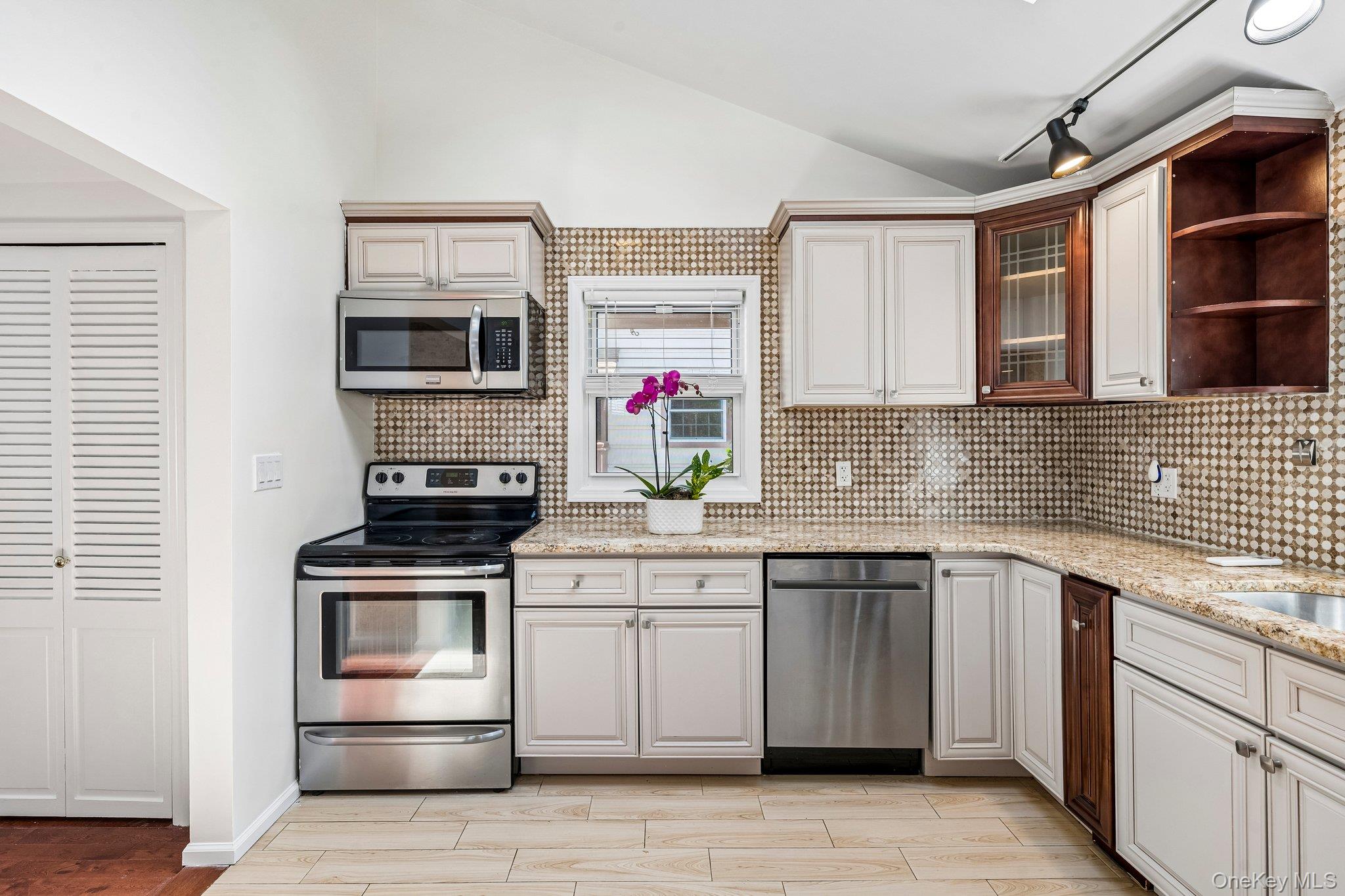 77 Jefferson Avenue – For Sale photo 39