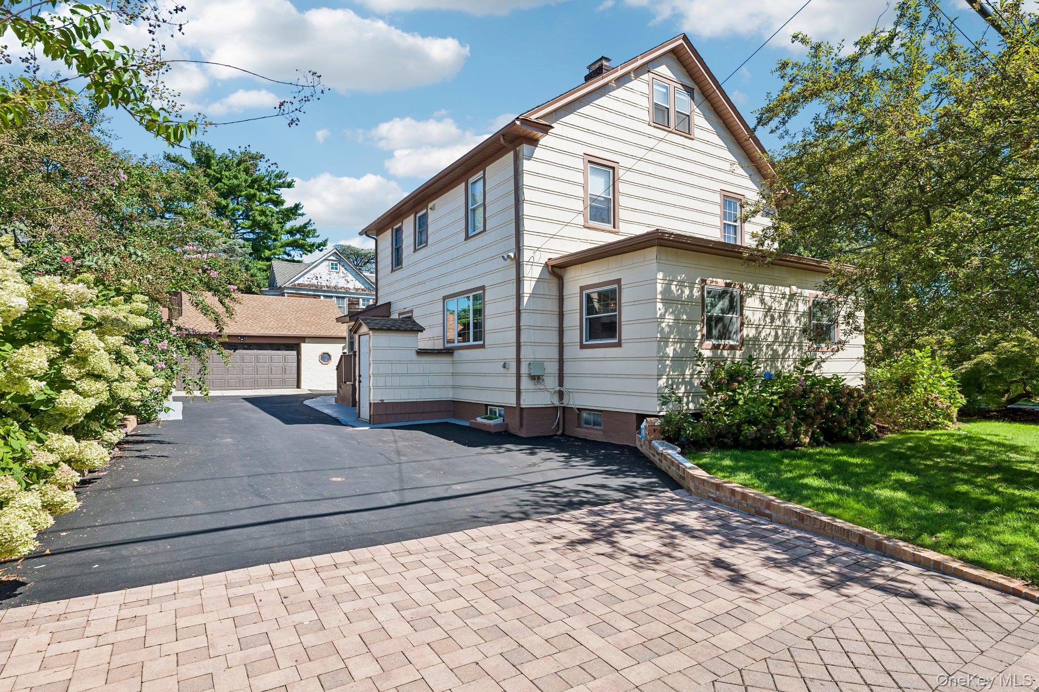 77 Jefferson Avenue – For Sale photo 8
