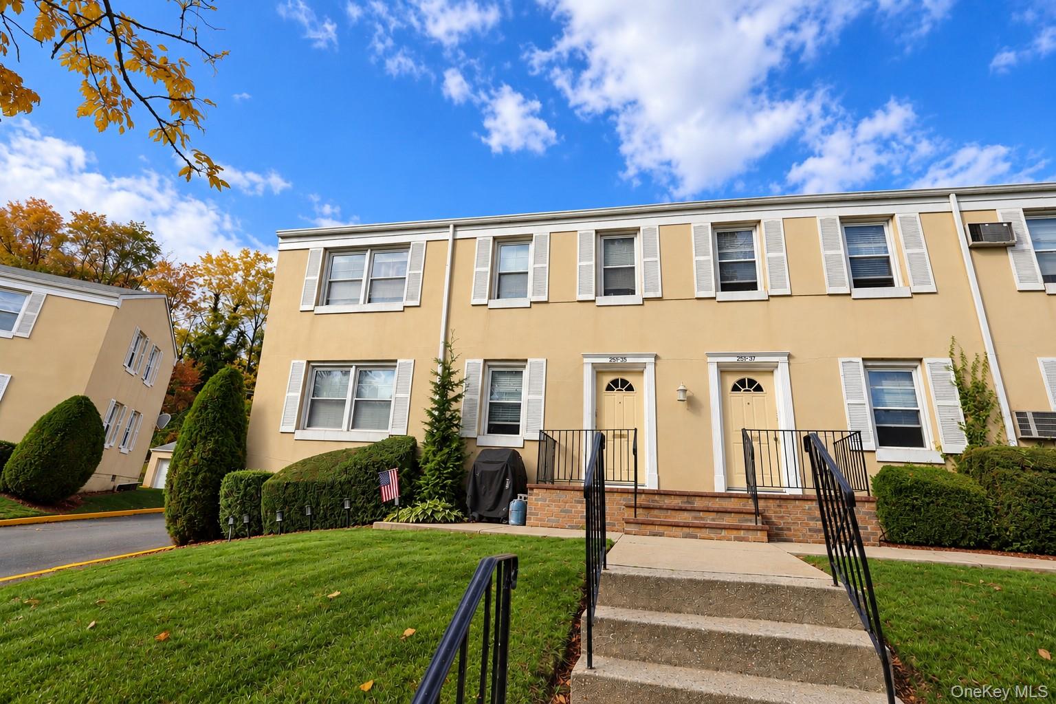 251-35 71st Road, Unit 51 A photo 2