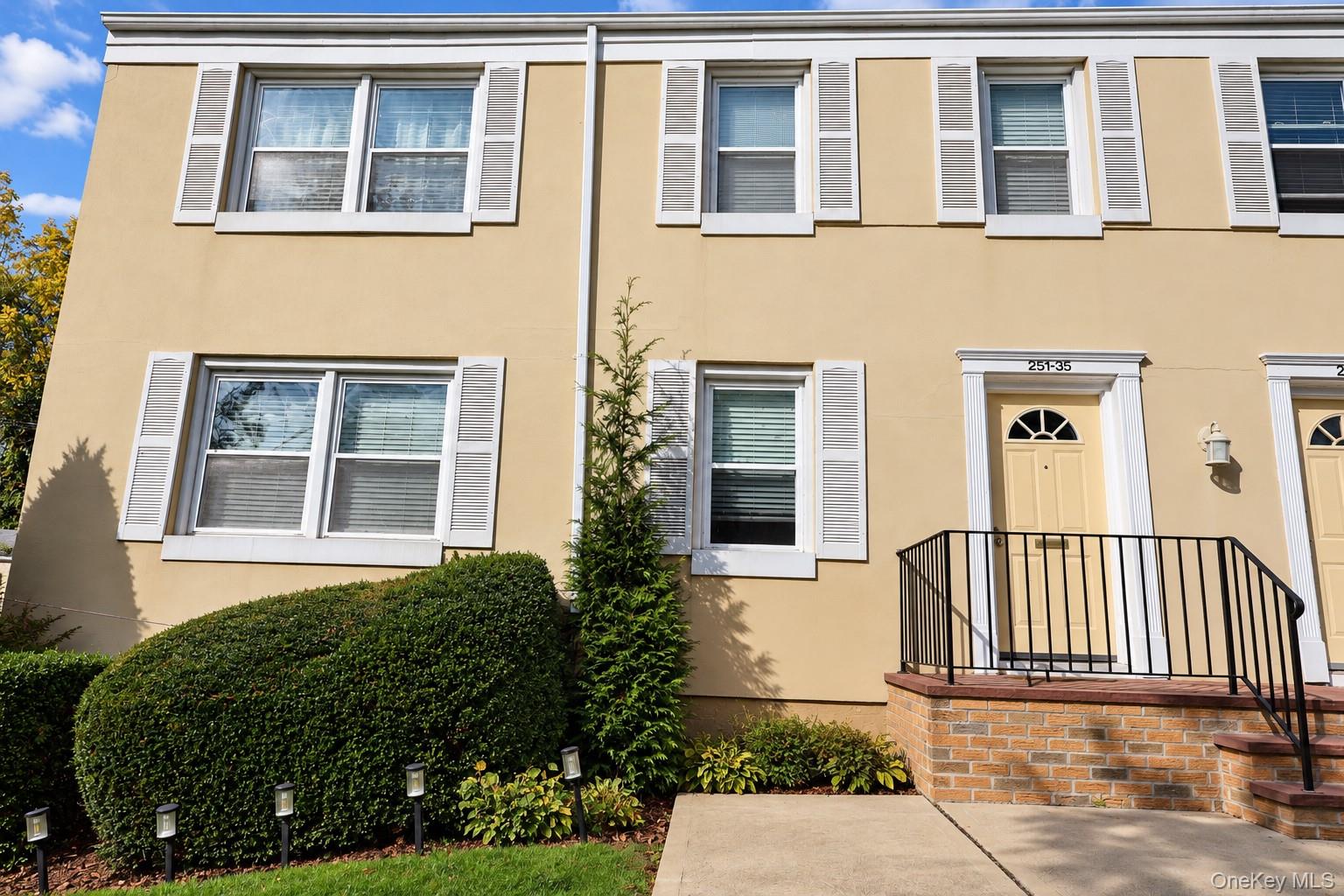 251-35 71st Road, Unit 51 A photo 17