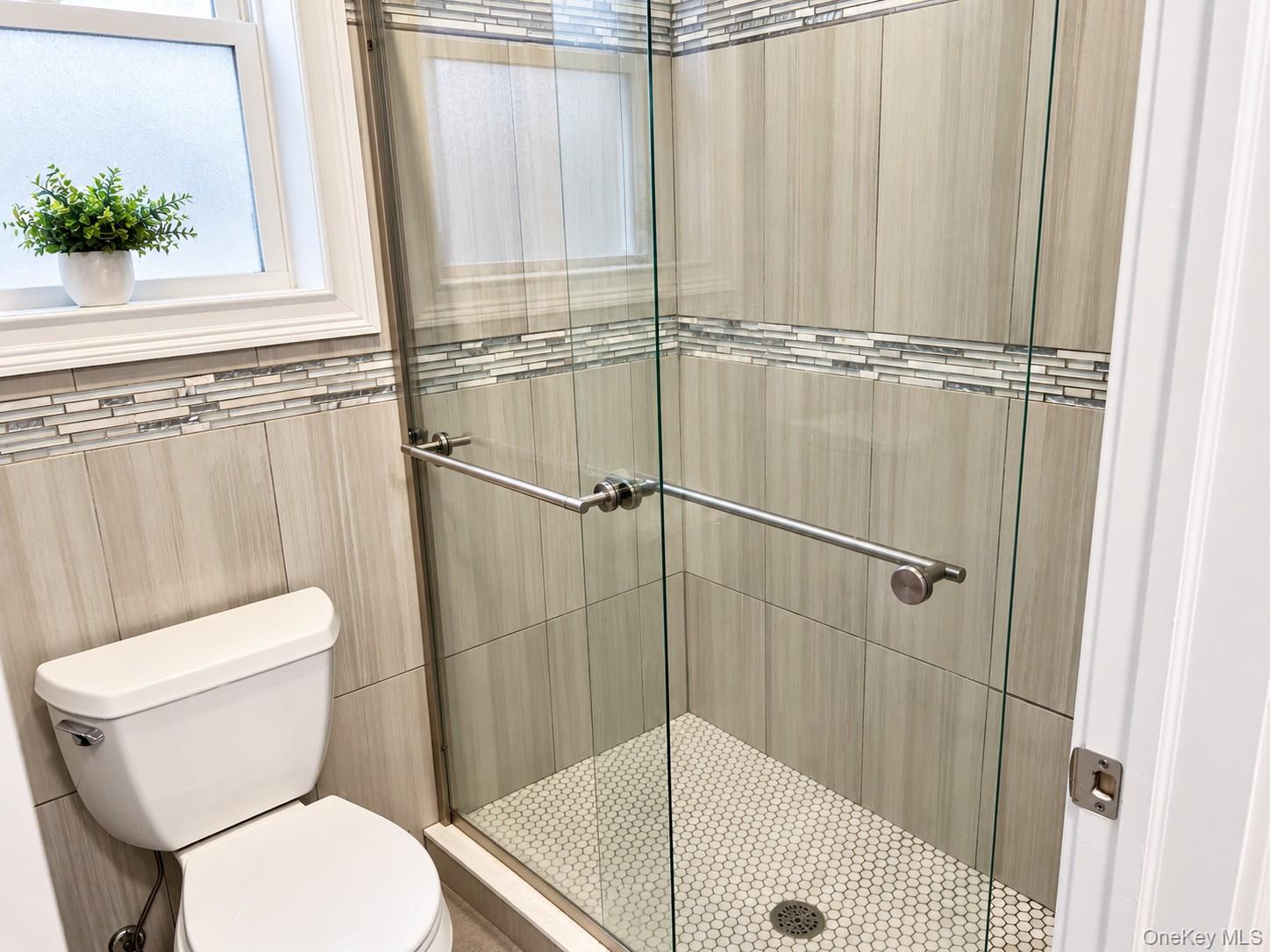 535 E Walnut Street, Unit MAIN photo 14