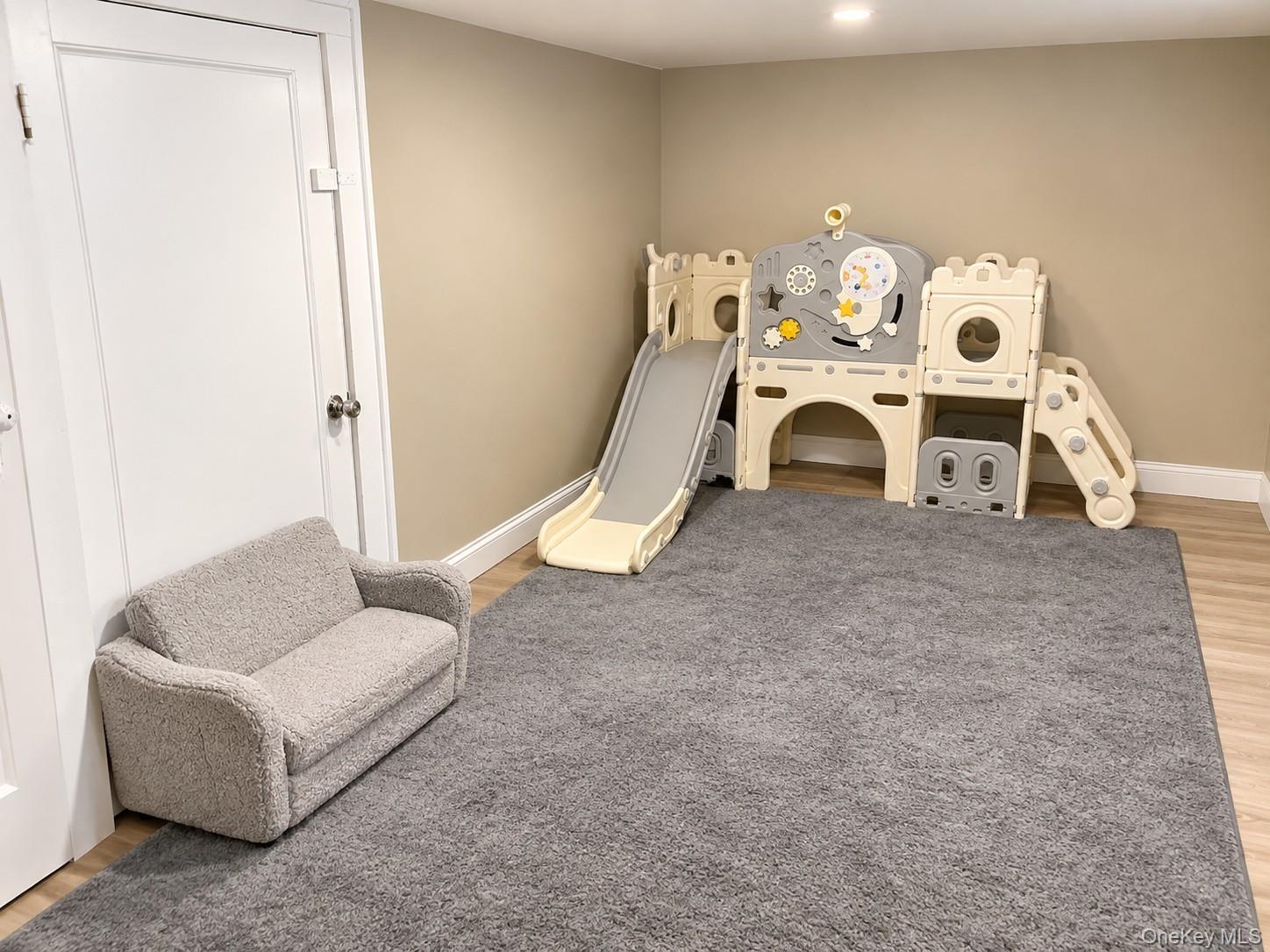 535 E Walnut Street, Unit MAIN photo 11