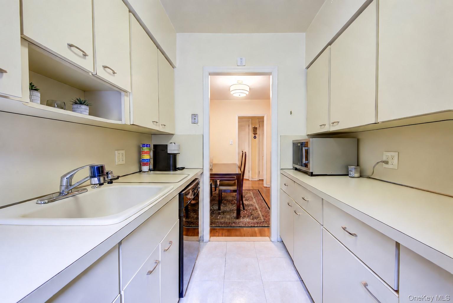 77-11 35th Avenue, Unit 1S photo 2