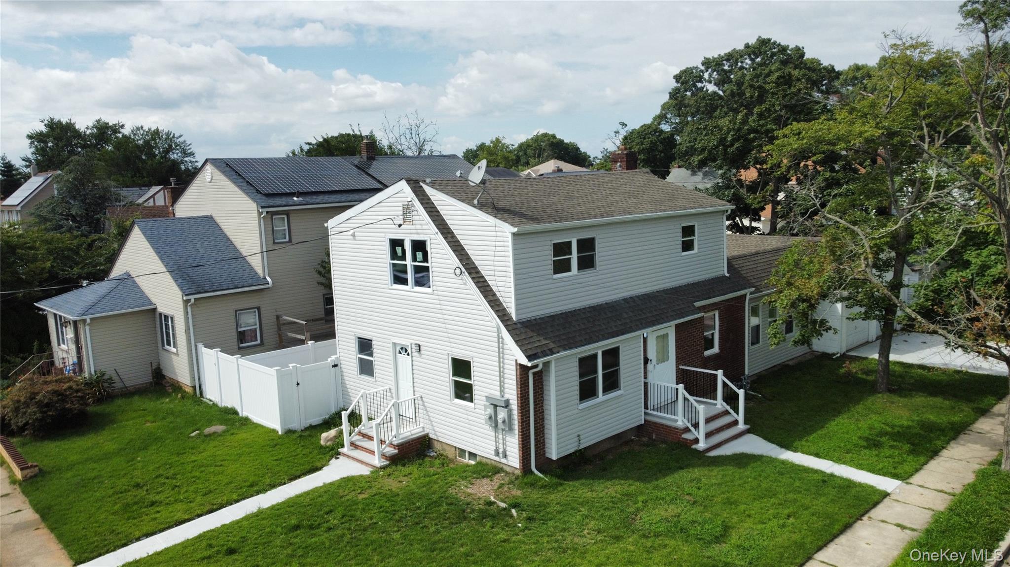 142 Green Street – For Sale