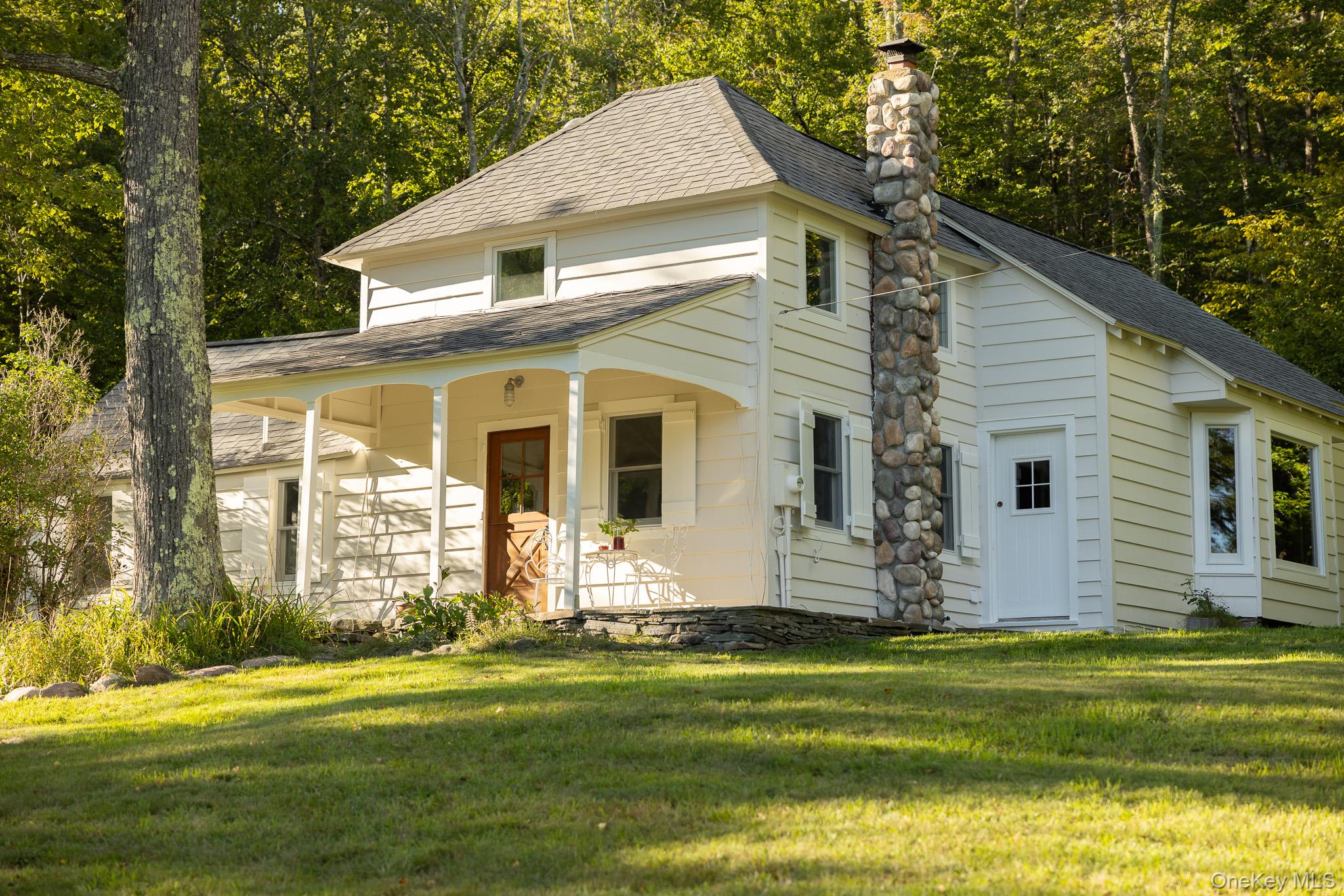 371 Grooville Road – For Sale