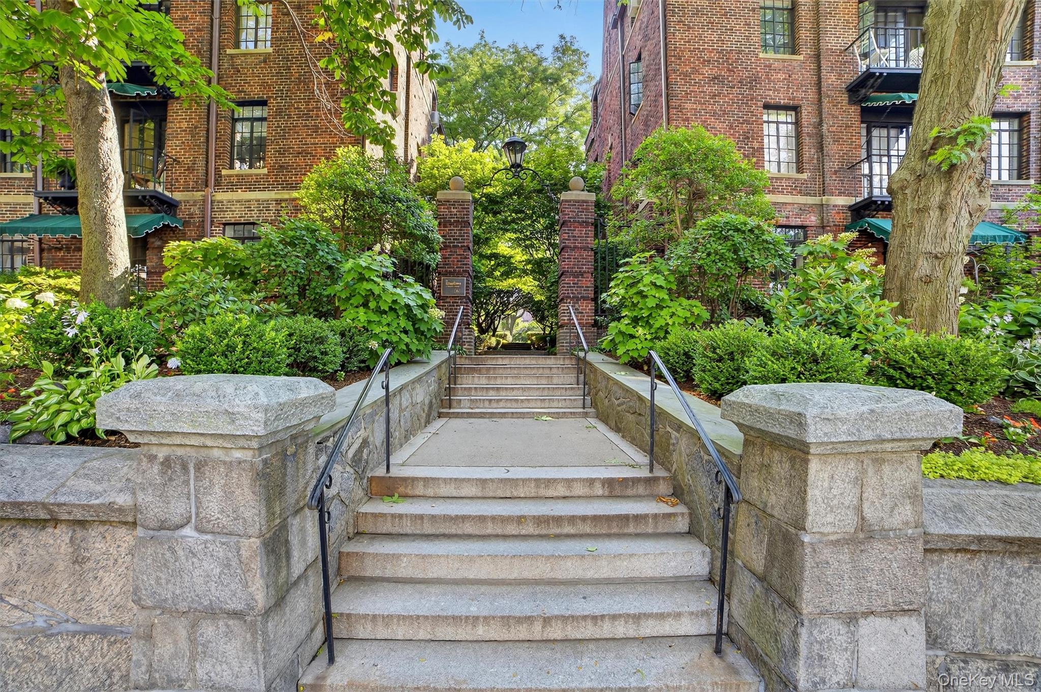 20 N North Broadway, Unit G230
