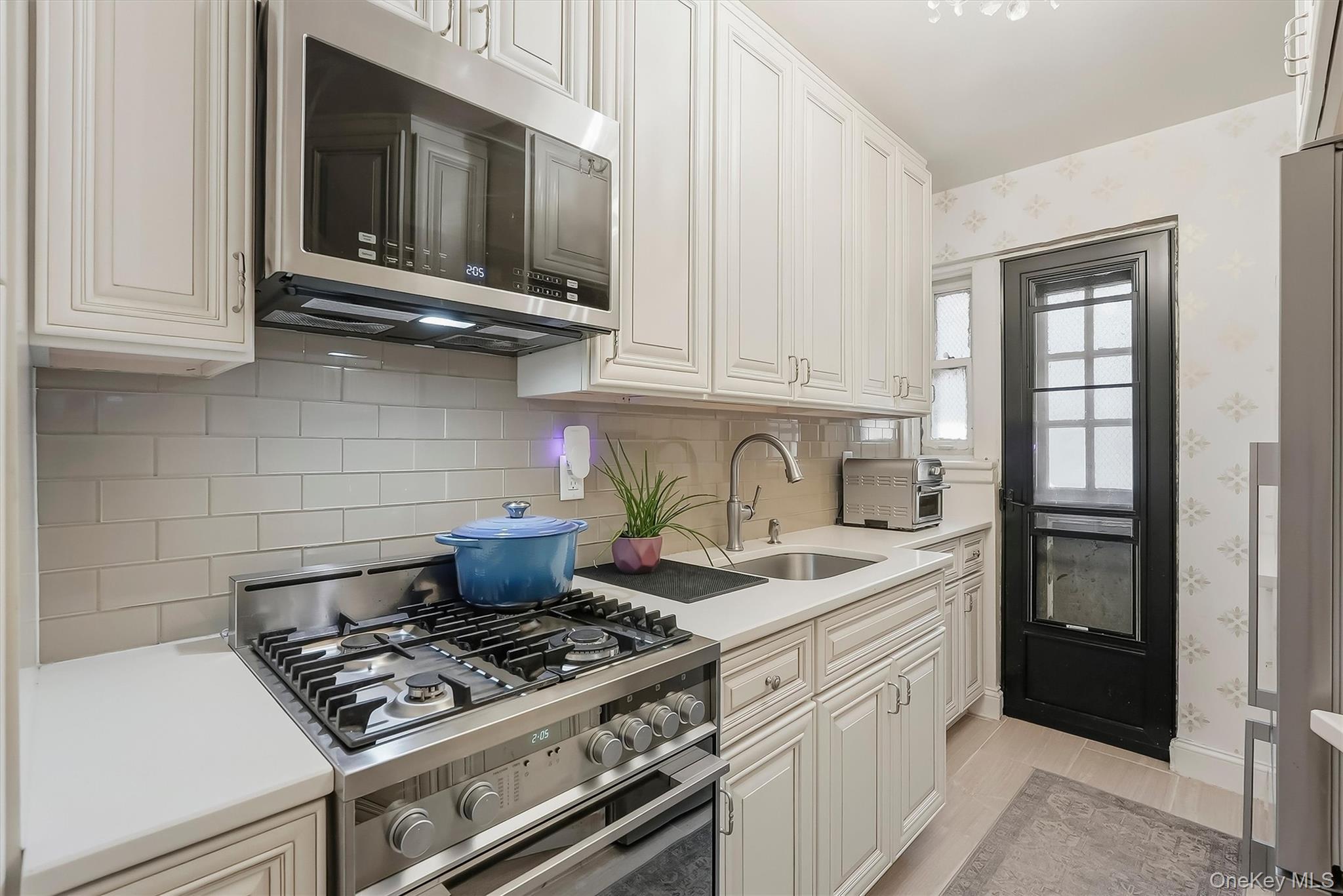 20 N North Broadway, Unit G230 photo 16