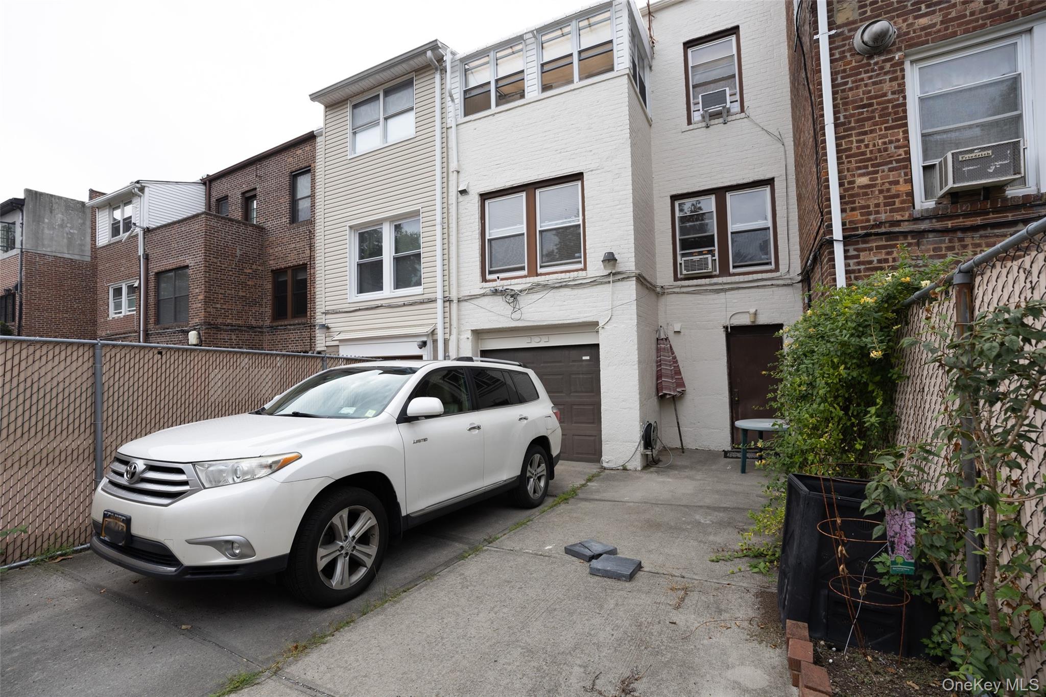 94-14 68th Avenue – For Rent photo 11