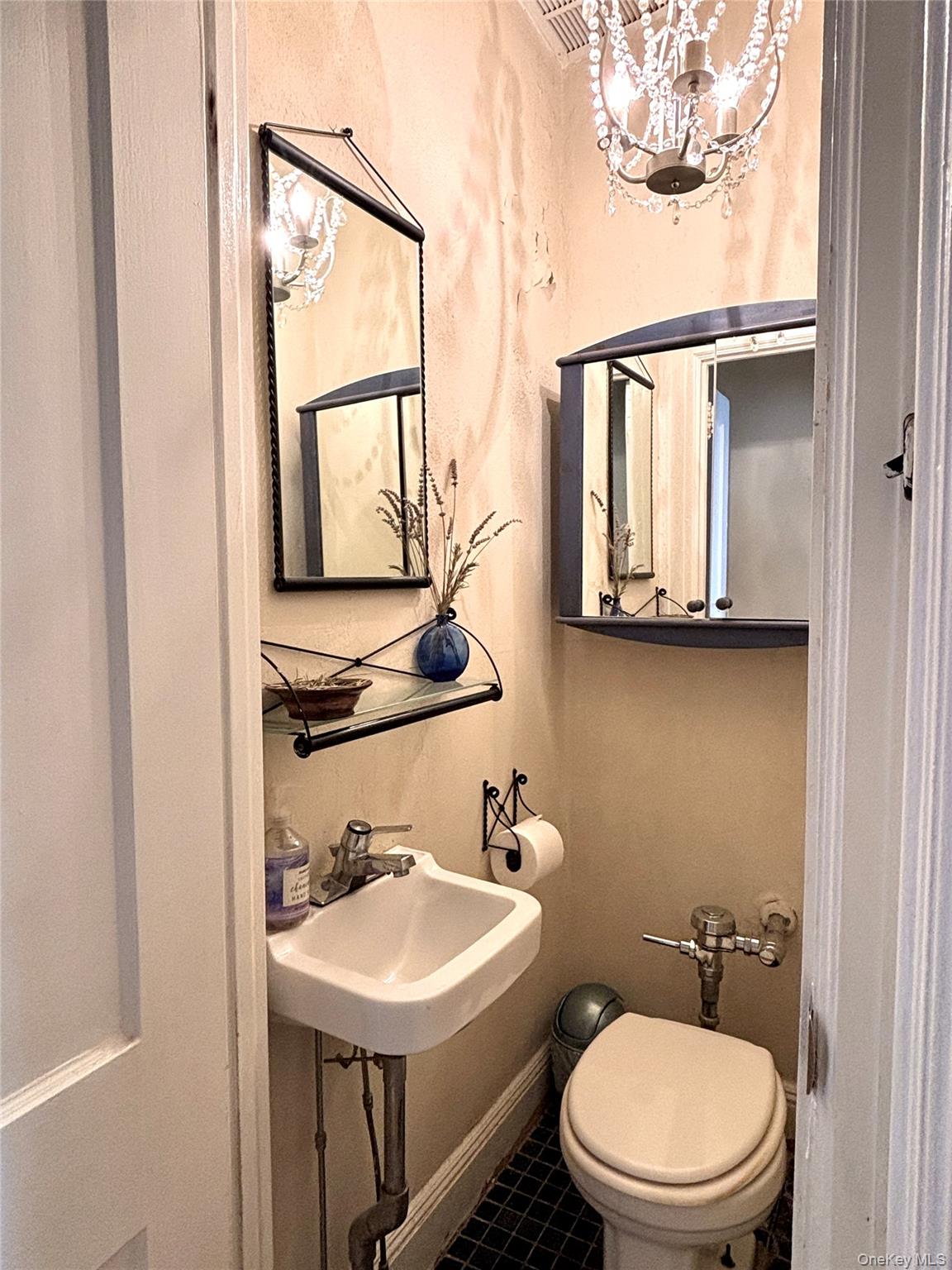 94-14 68th Avenue – For Rent photo 6