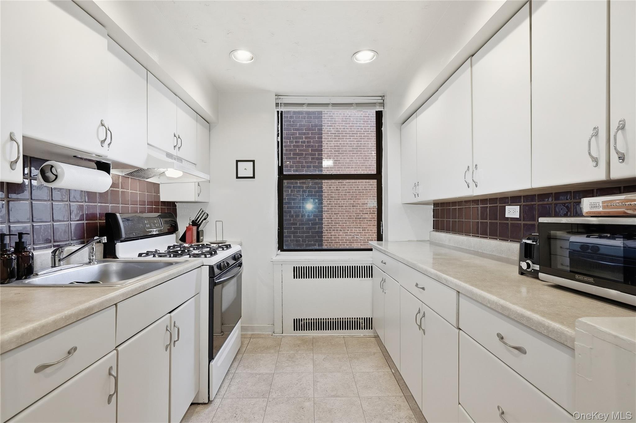 210 Martine Avenue, Unit 5L photo 7